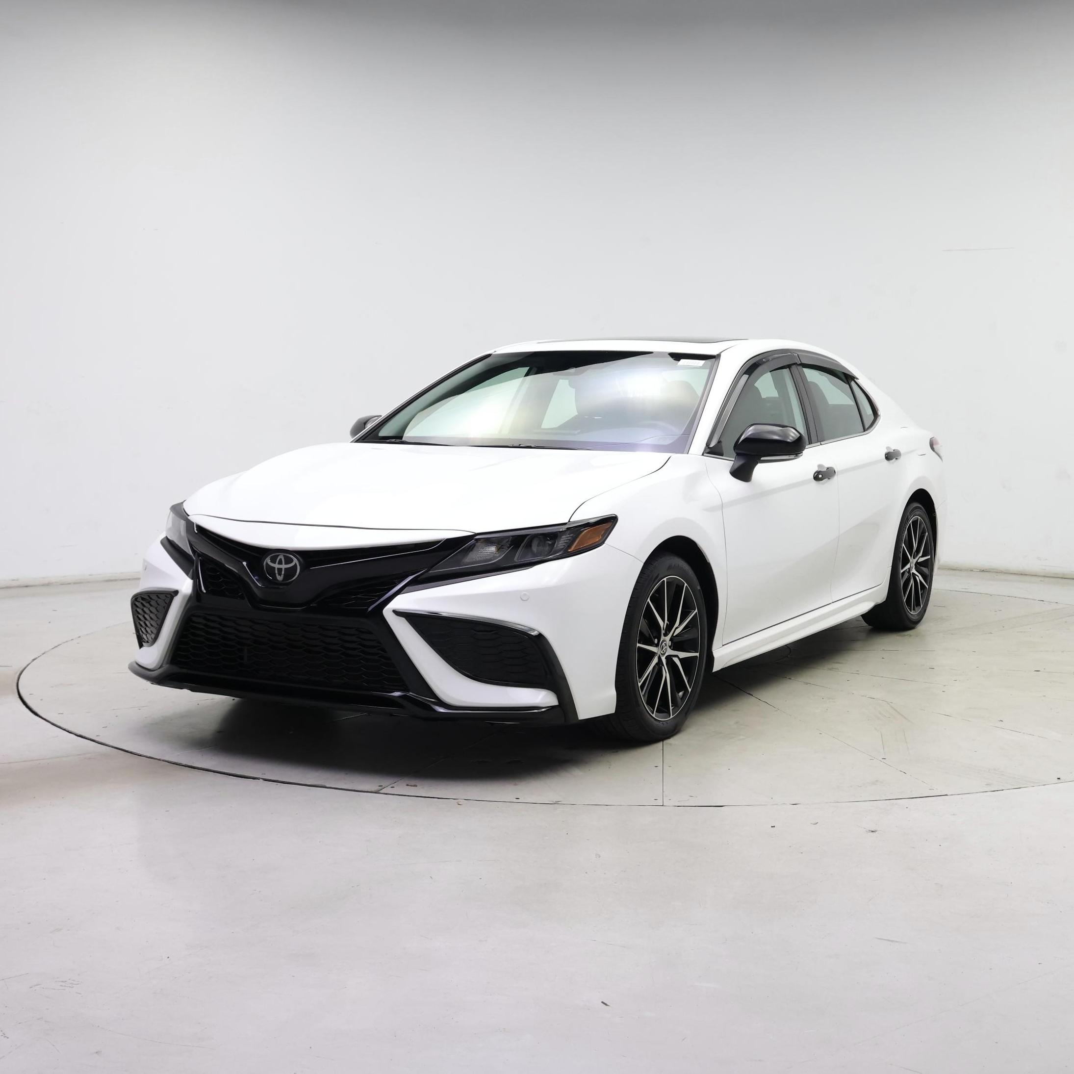 Thumbnail: 2022 Toyota Camry - 4