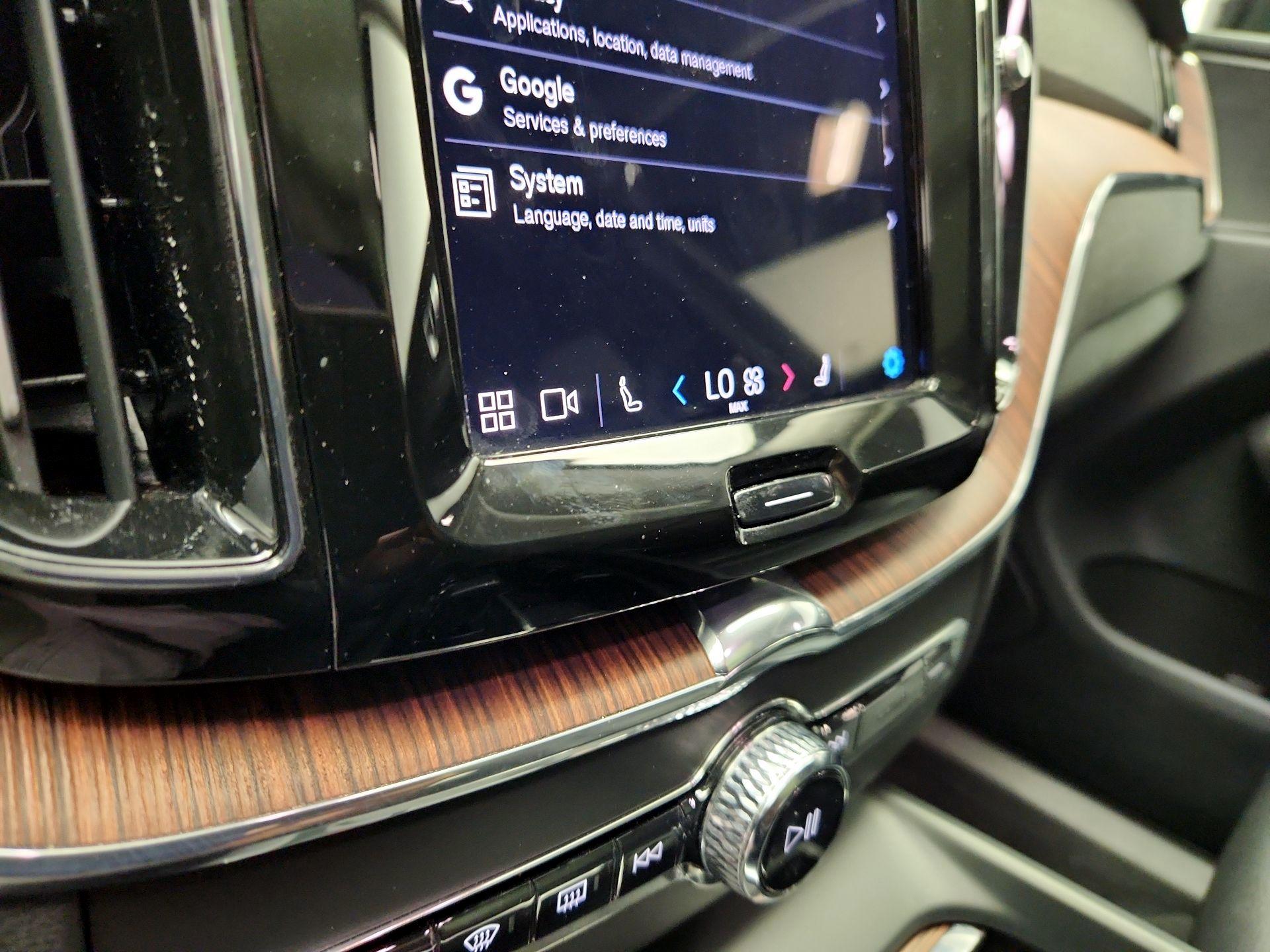 Thumbnail: 2024 Volvo XC60 - 17