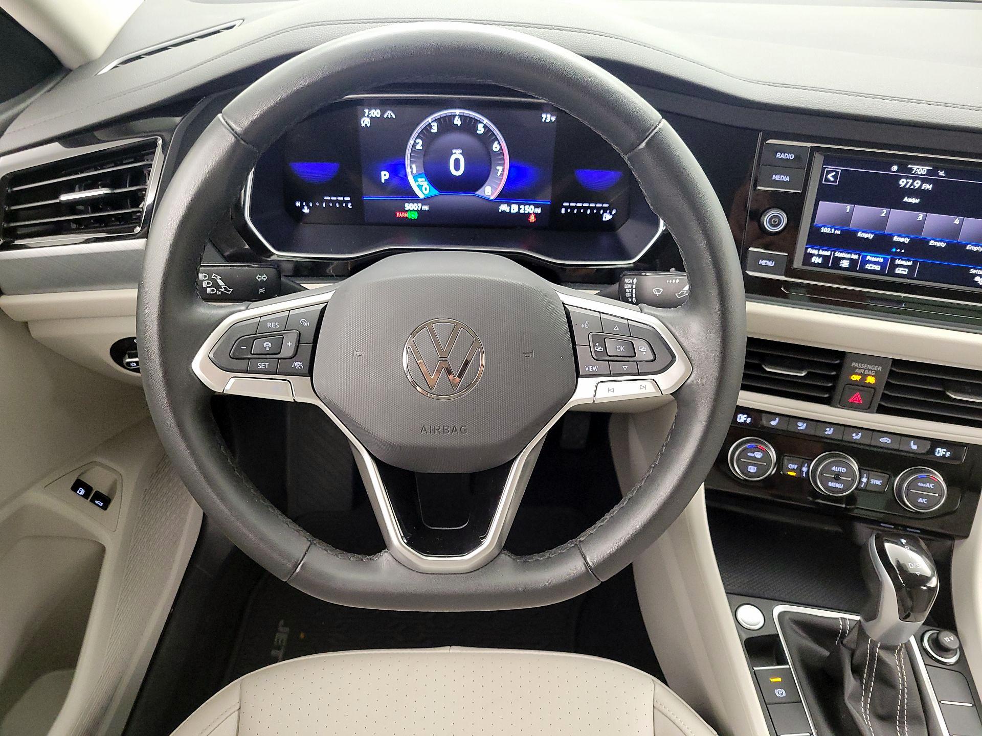 Thumbnail: 2024 Volkswagen Jetta - 10