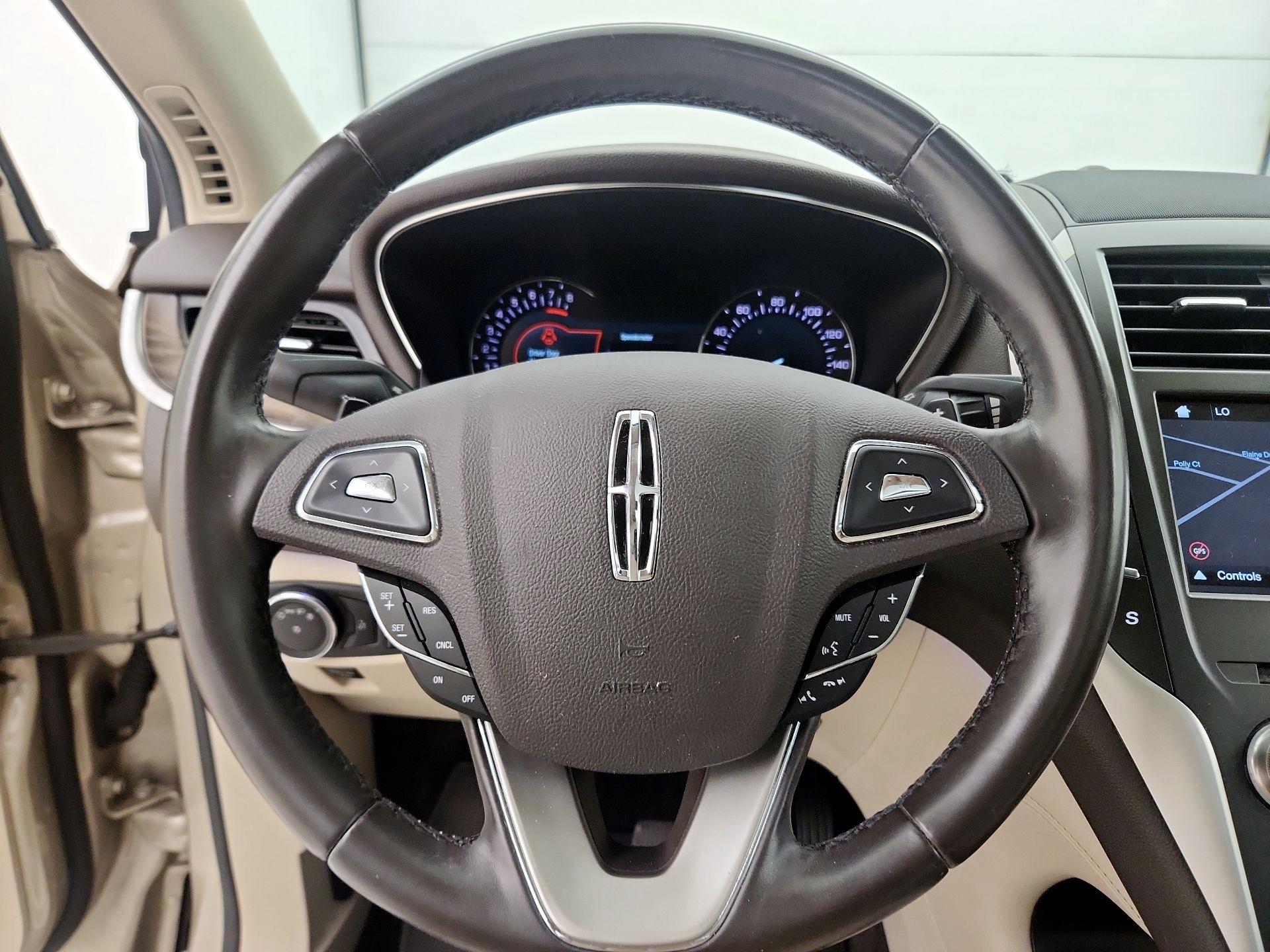Thumbnail: 2017 Lincoln MKC - 10