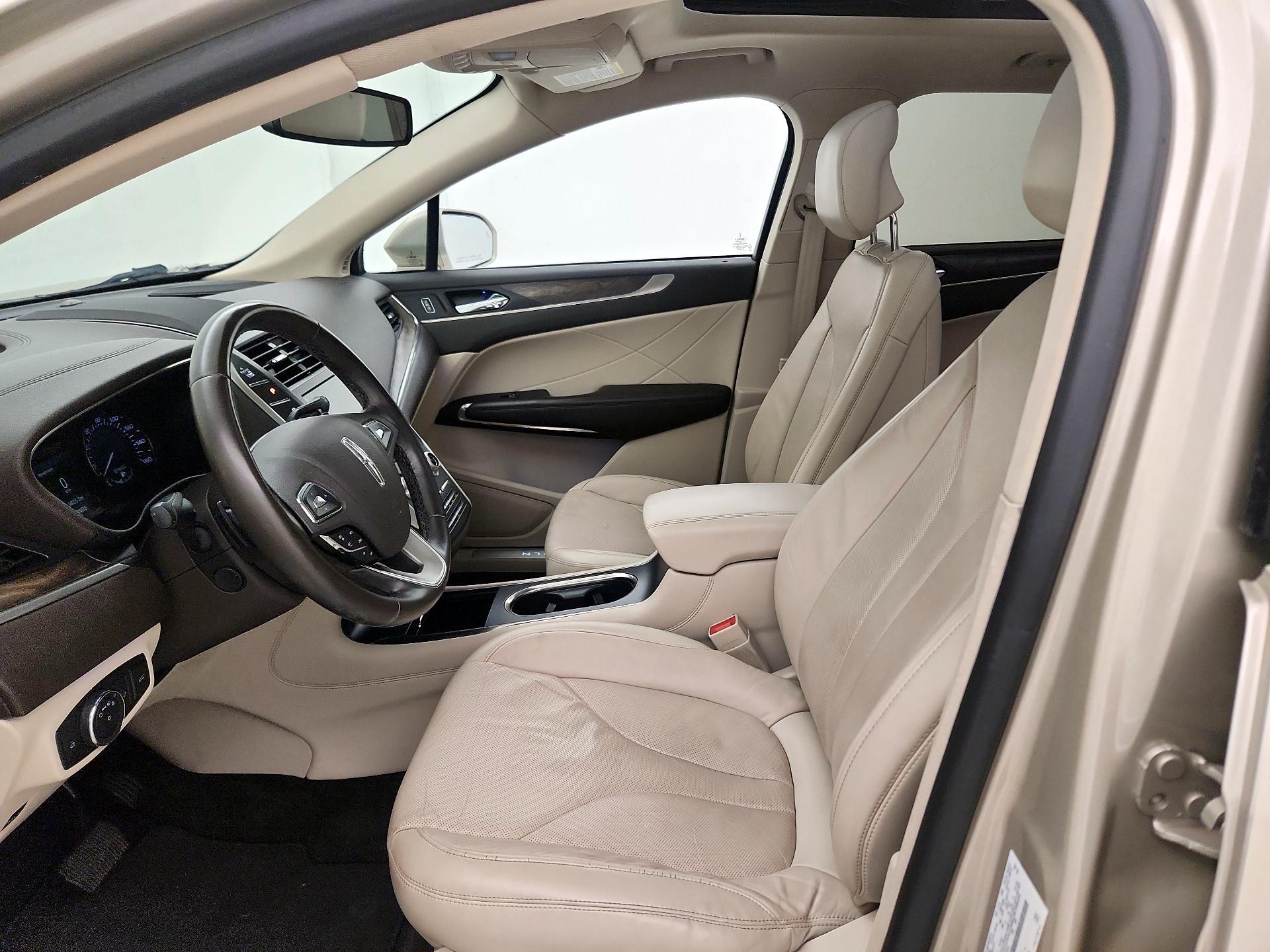 Thumbnail: 2017 Lincoln MKC - 11