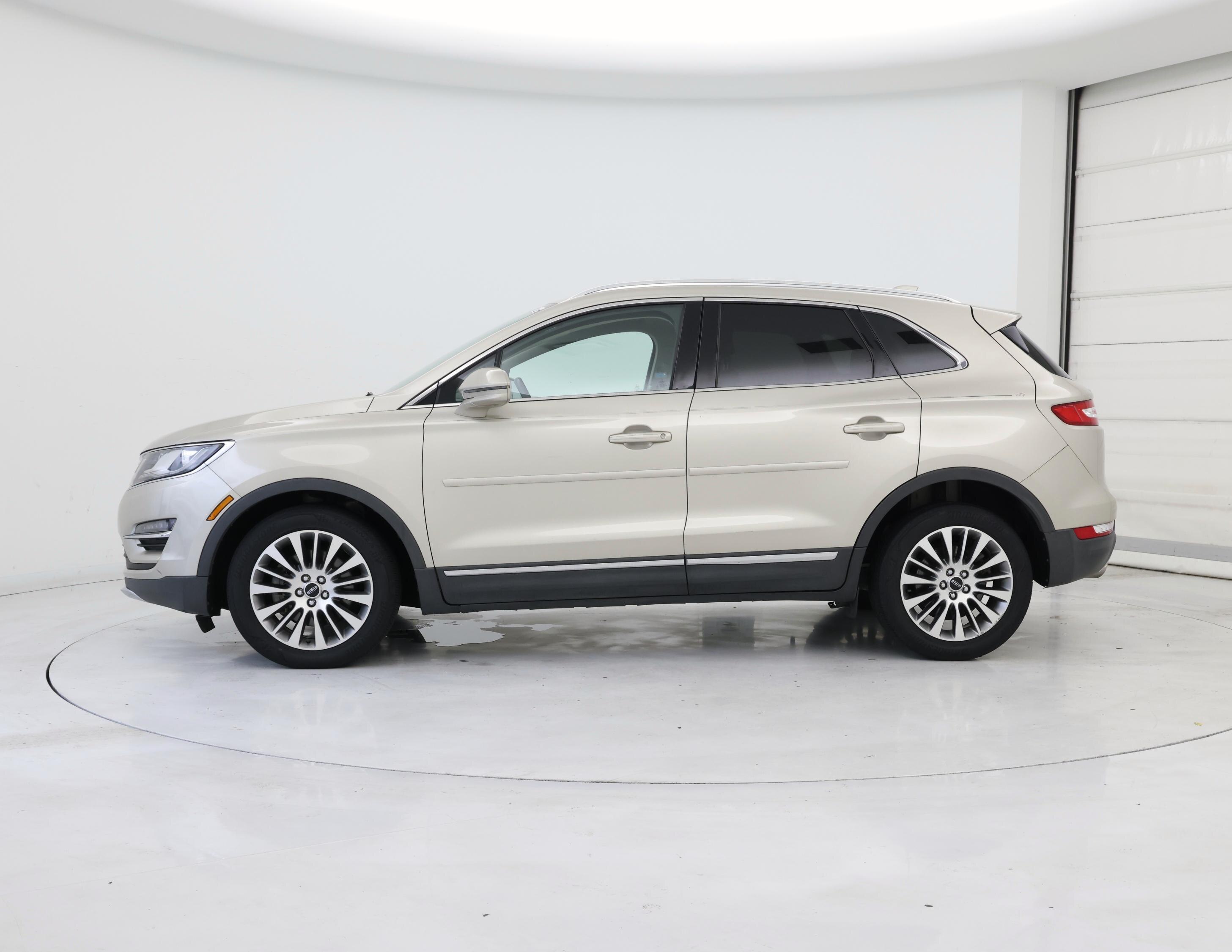 Thumbnail: 2017 Lincoln MKC - 3
