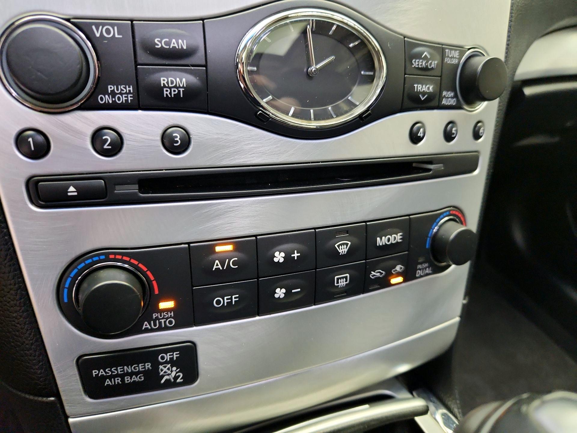 Thumbnail: 2014 INFINITI Q60 - 16