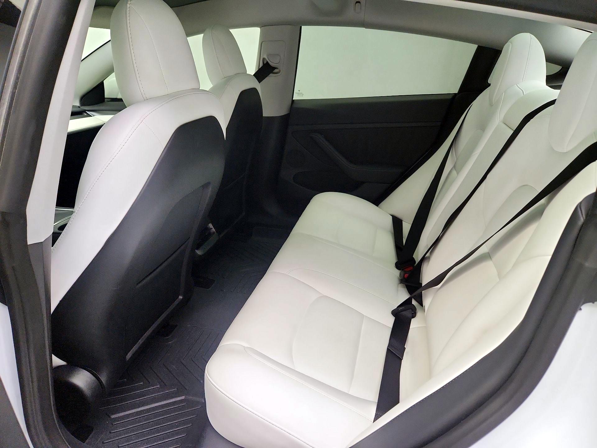 Thumbnail: 2023 Tesla Model 3 - 19