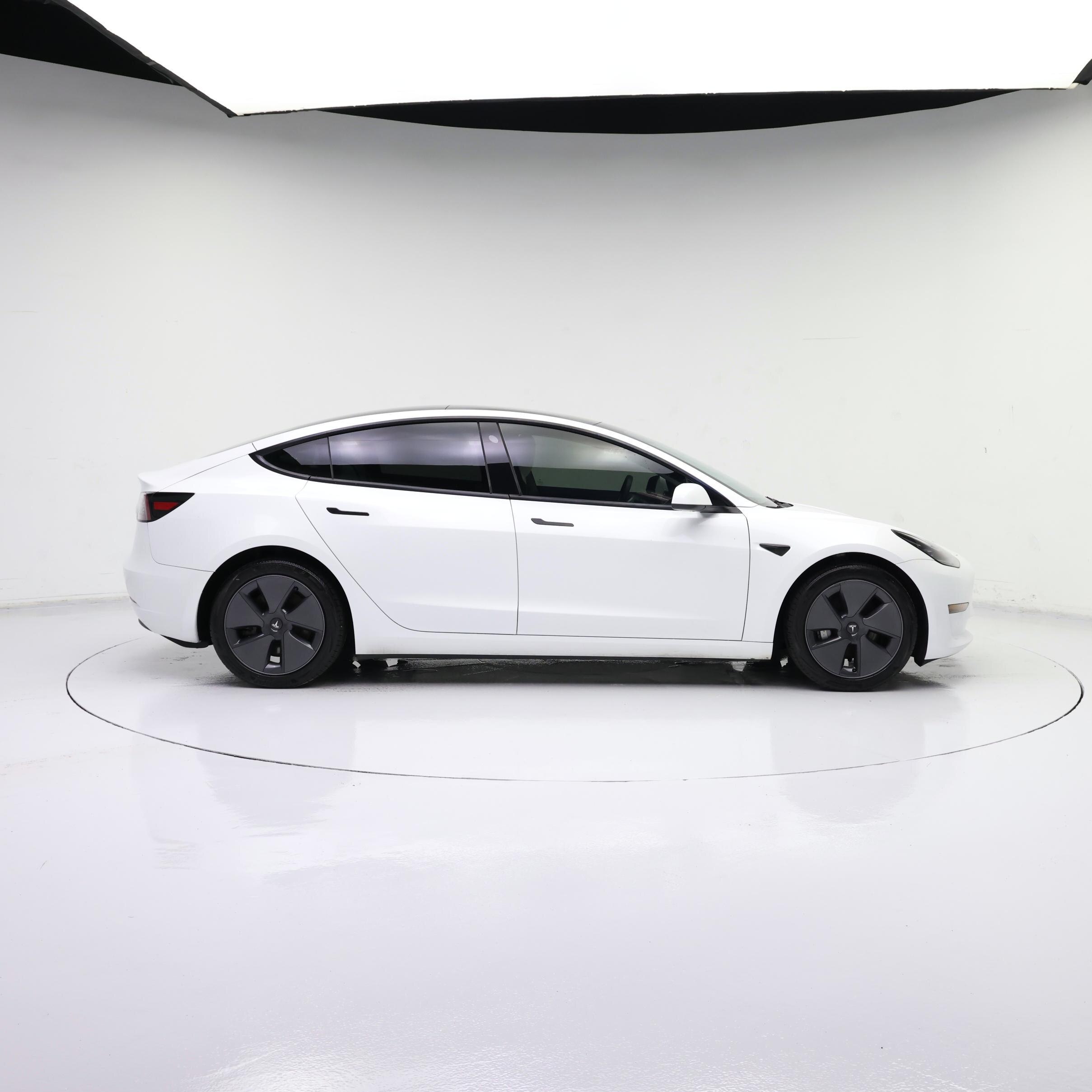 Thumbnail: 2023 Tesla Model 3 - 7
