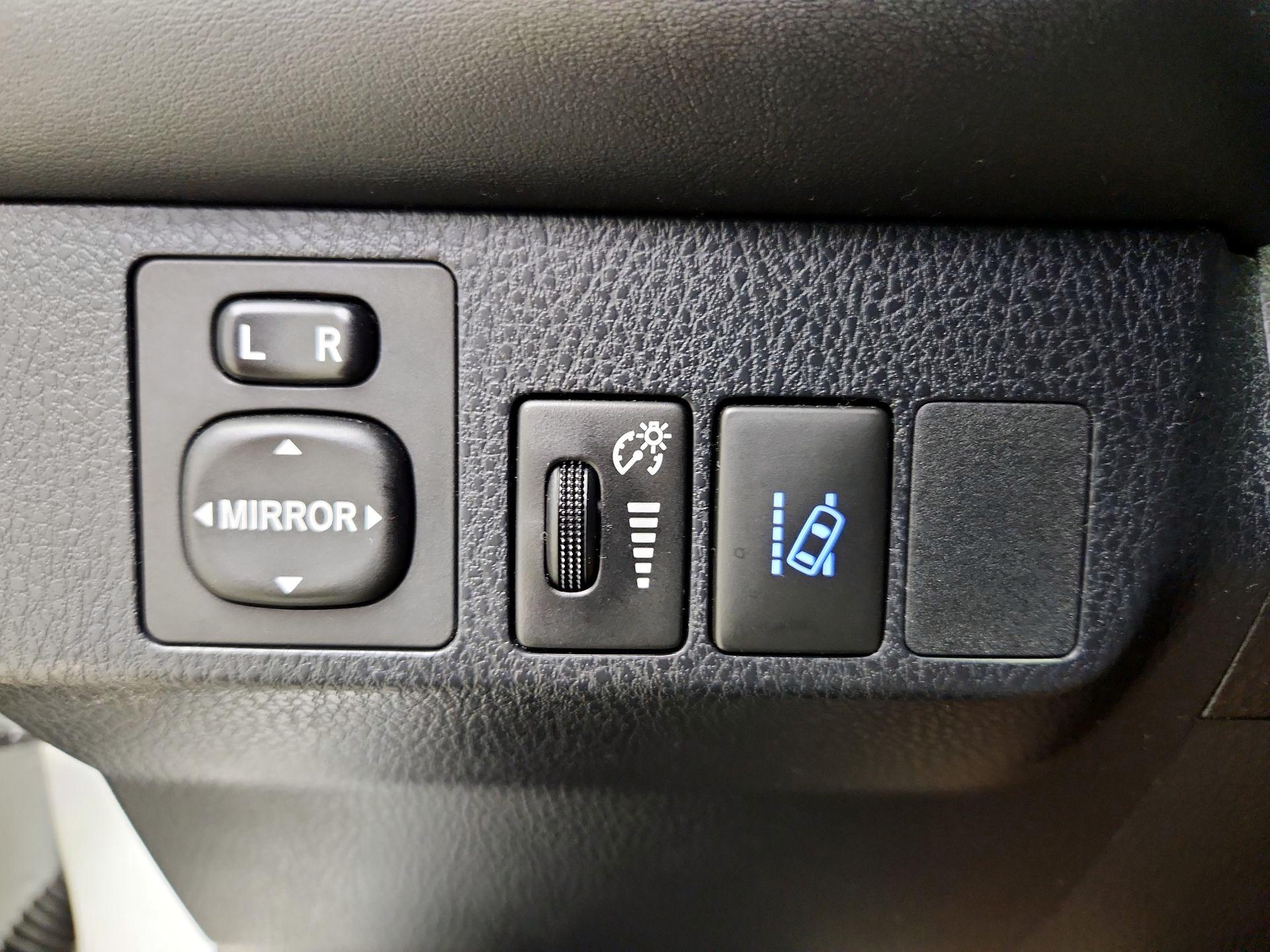 Thumbnail: 2017 Toyota RAV4 - 13