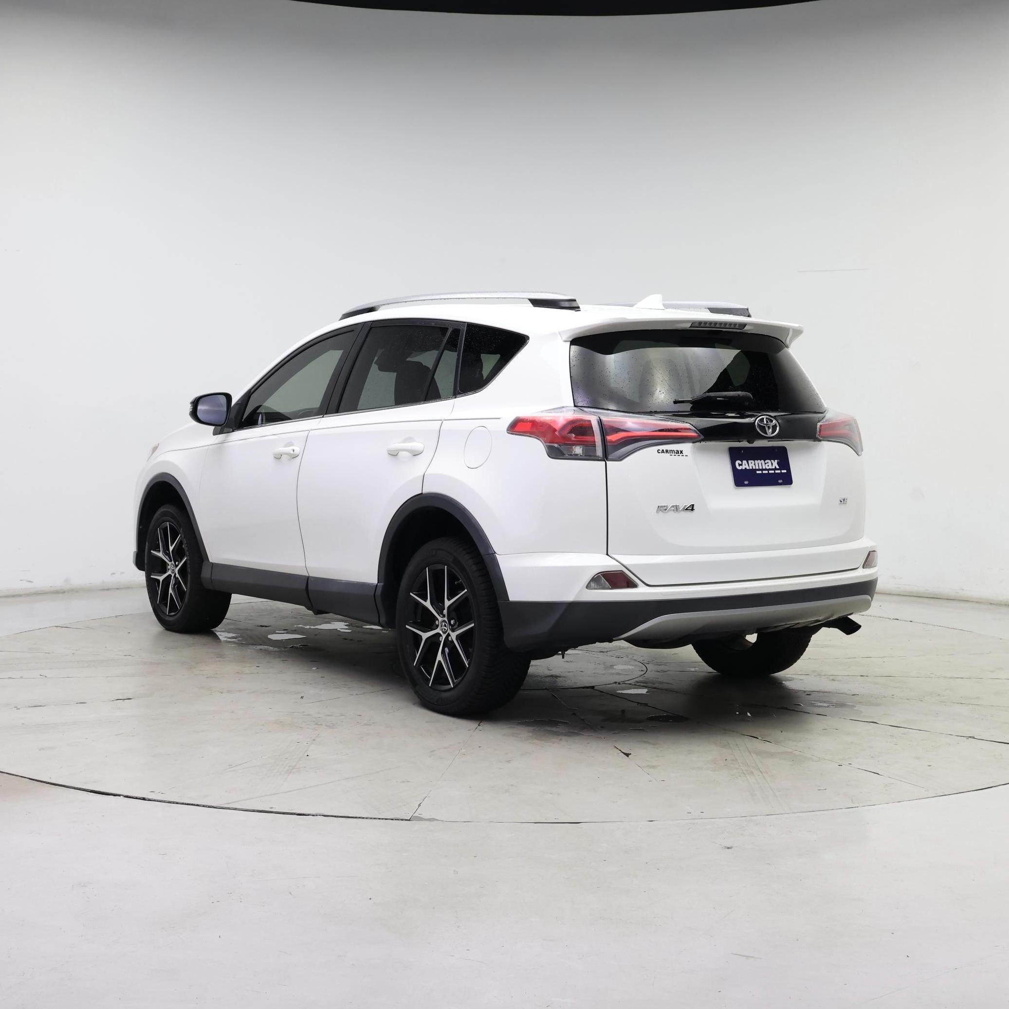 Thumbnail: 2017 Toyota RAV4 - 2