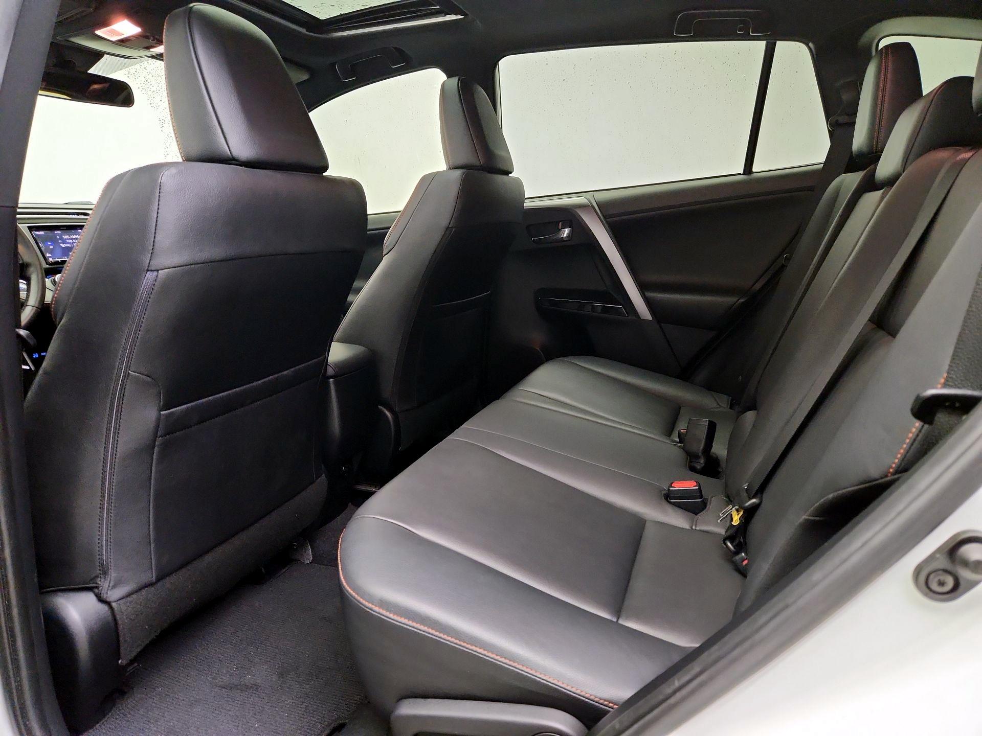 Thumbnail: 2017 Toyota RAV4 - 20