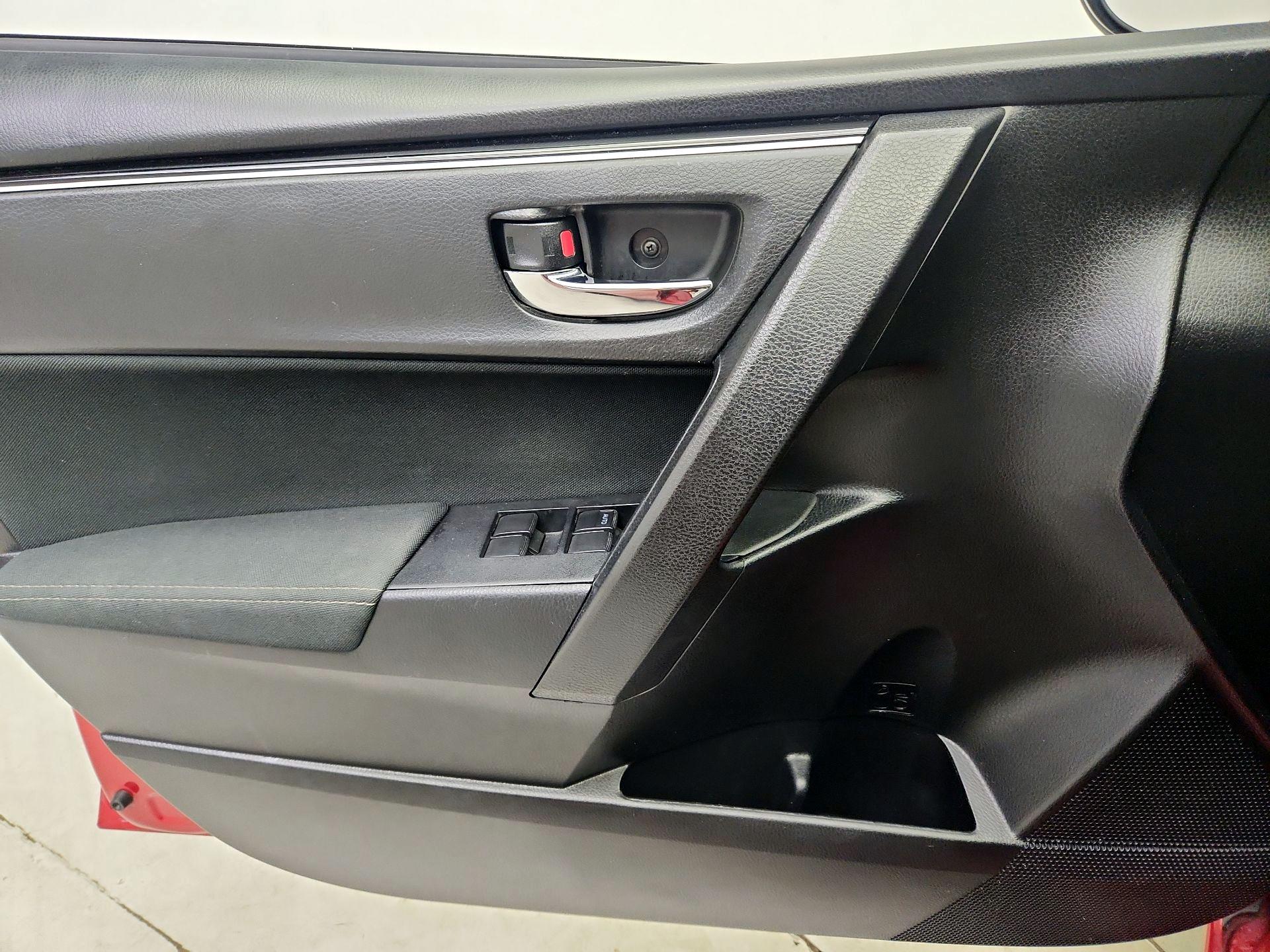 Thumbnail: 2018 Toyota Corolla - 12