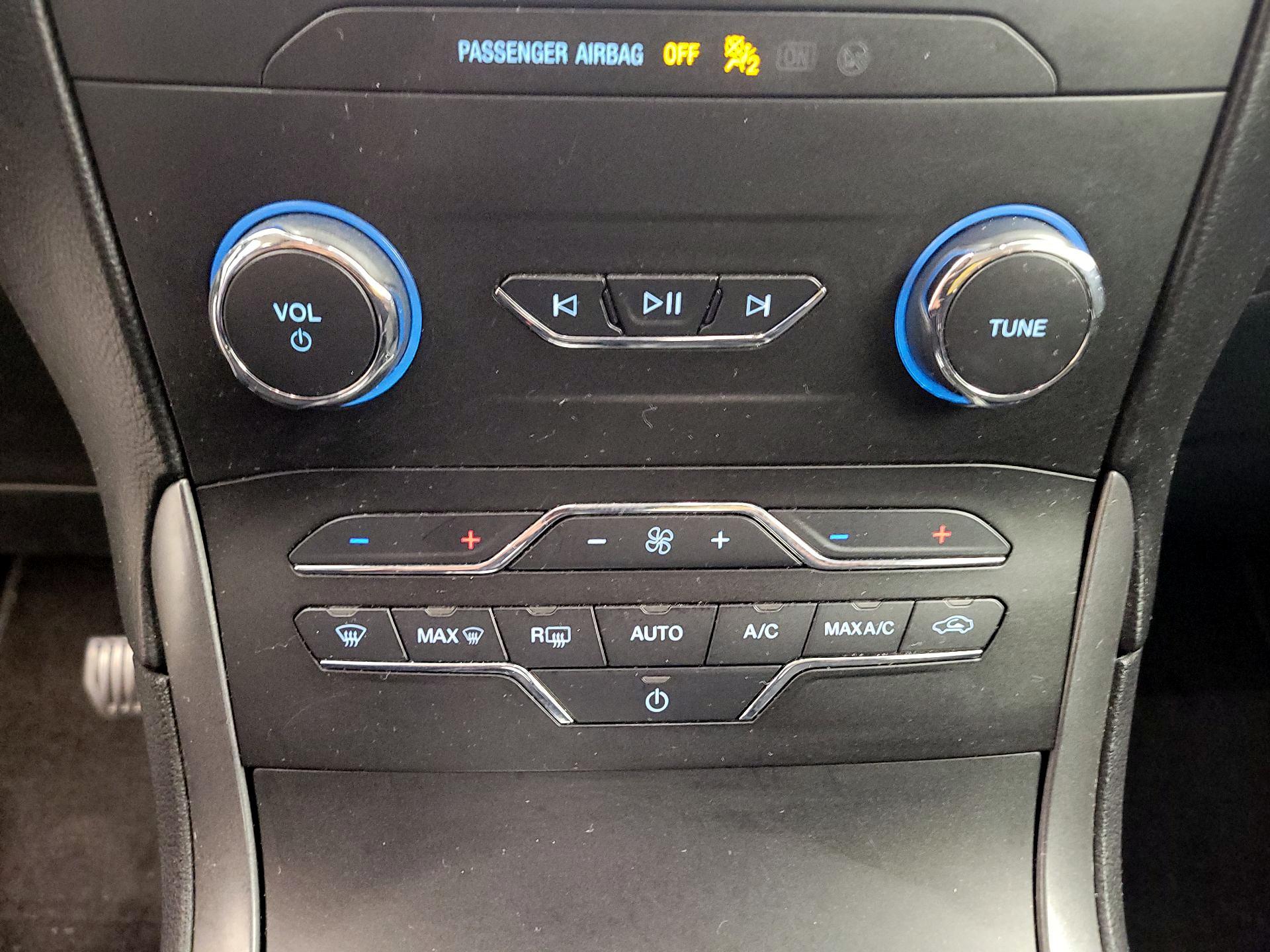 Thumbnail: 2020 Ford Edge - 14
