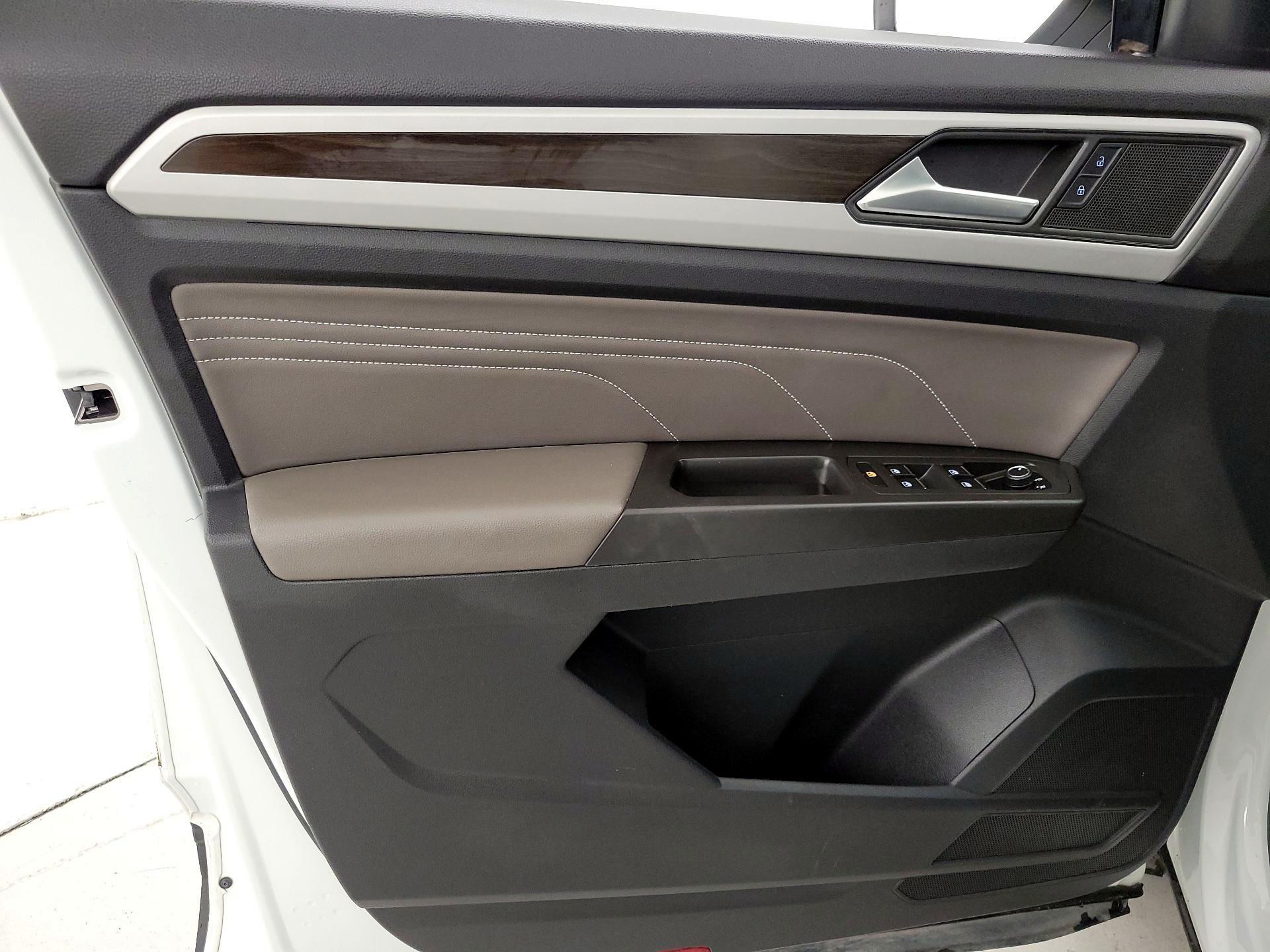 Thumbnail: 2022 Volkswagen Atlas - 12