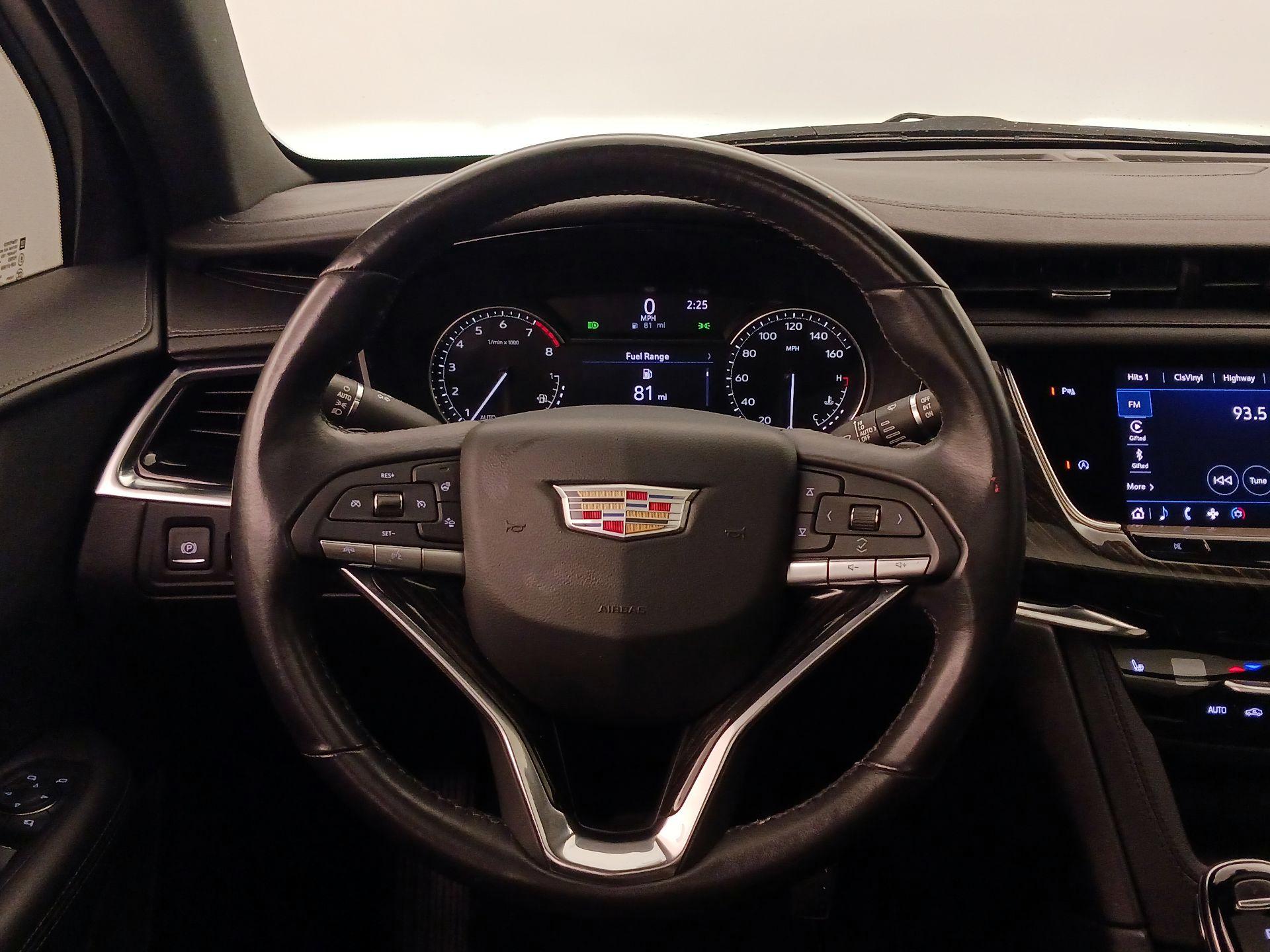 Thumbnail: 2022 Cadillac XT6 - 10