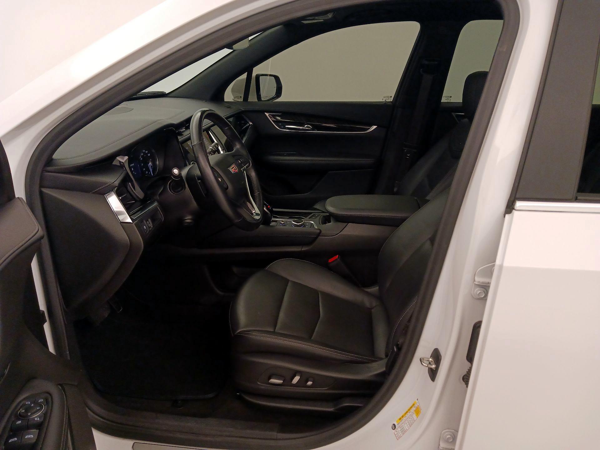 Thumbnail: 2022 Cadillac XT6 - 11