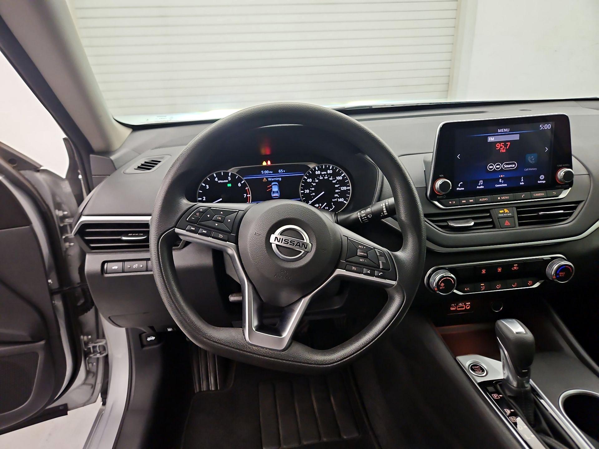 Thumbnail: 2022 Nissan Altima - 10