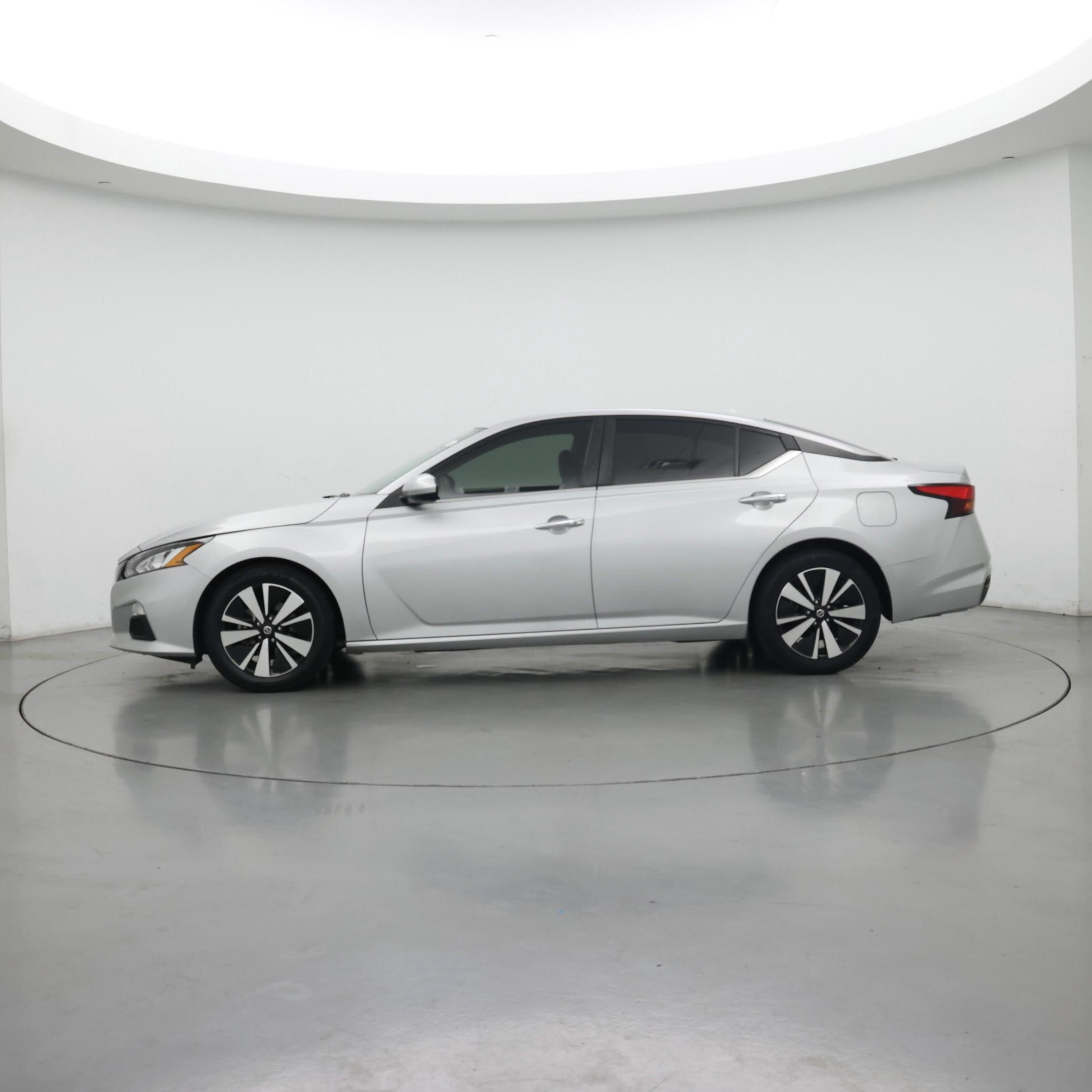 Thumbnail: 2022 Nissan Altima - 3