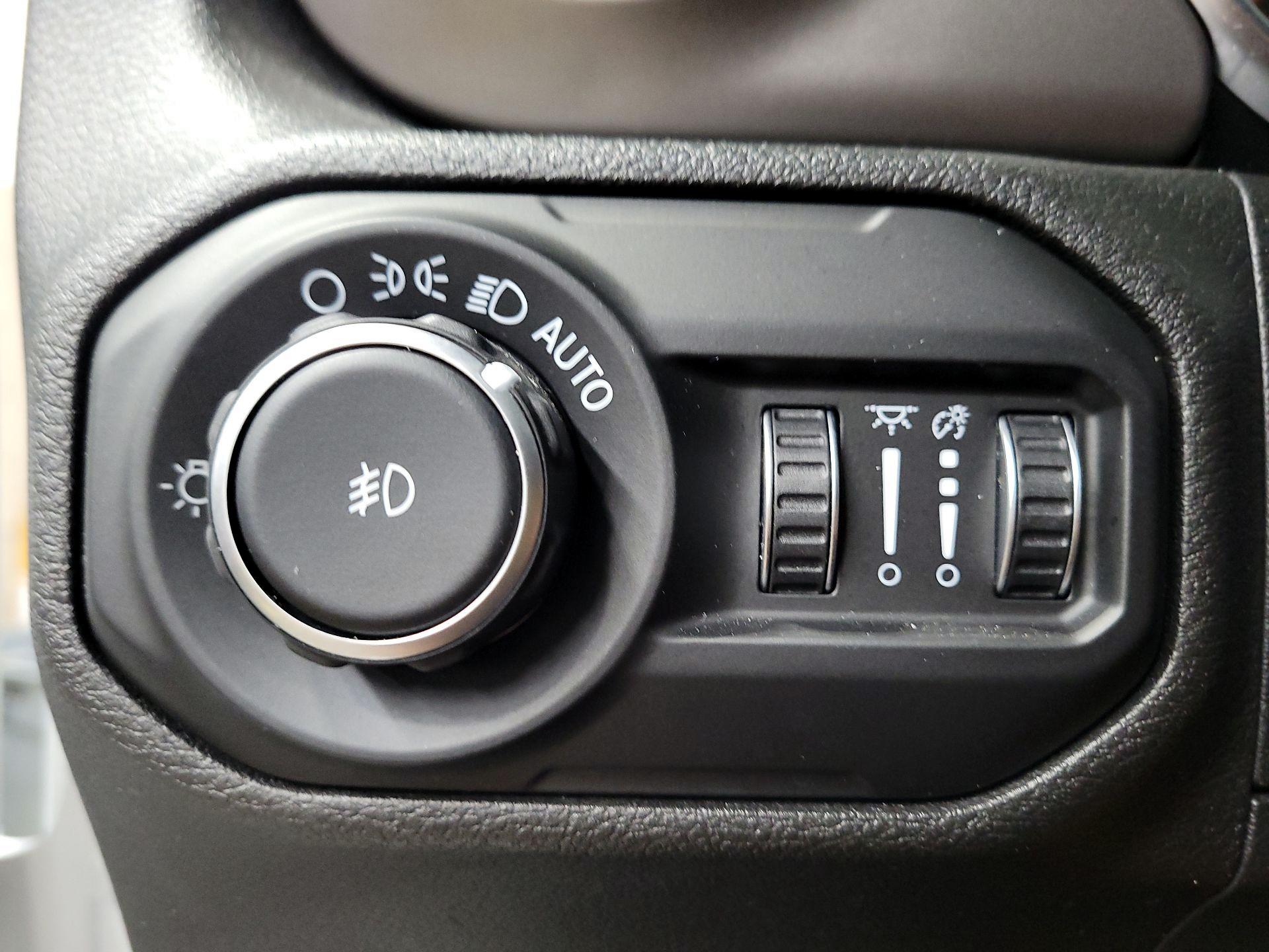 Thumbnail: 2020 Jeep Wrangler - 13