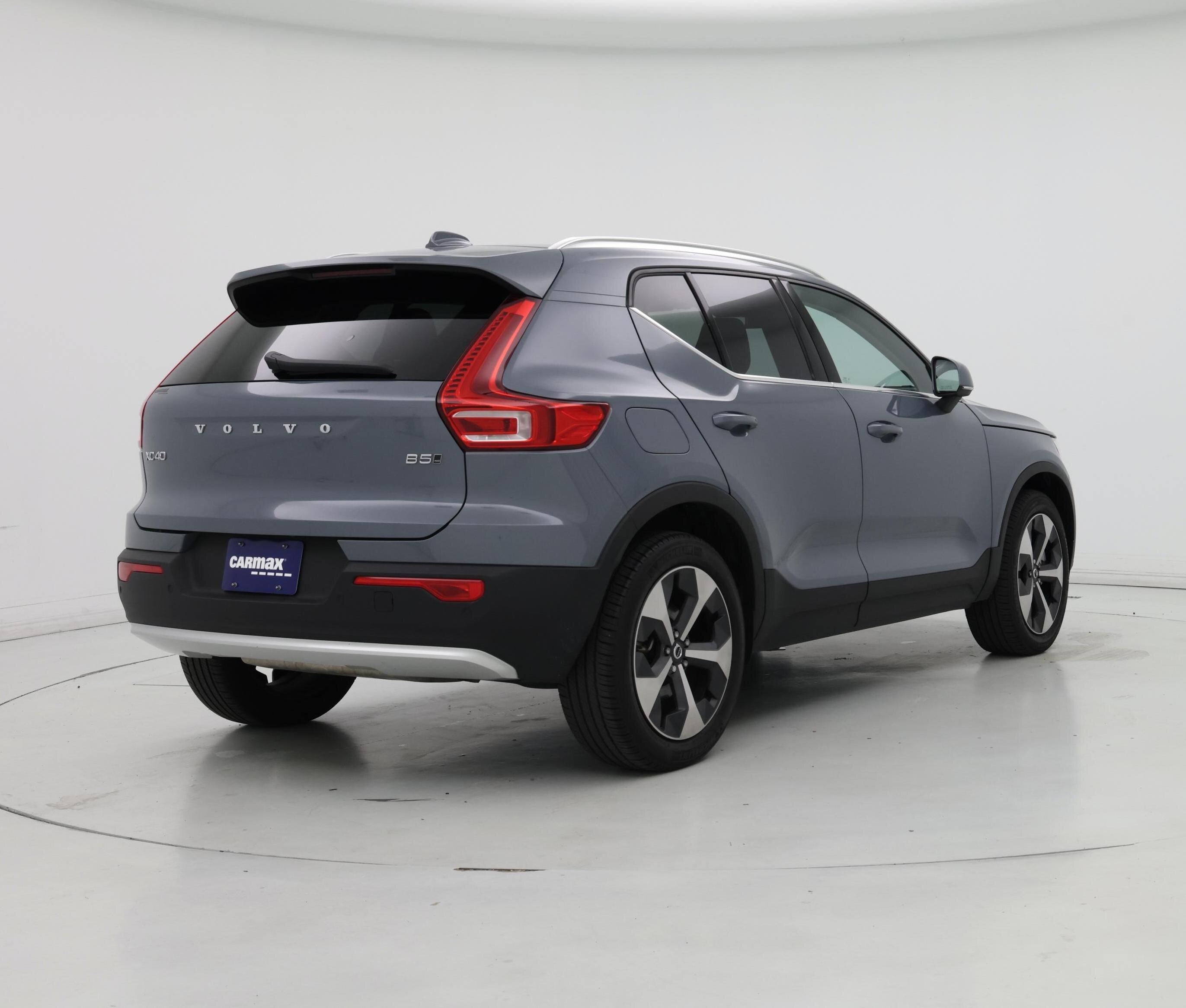 Thumbnail: 2023 Volvo XC40 - 8