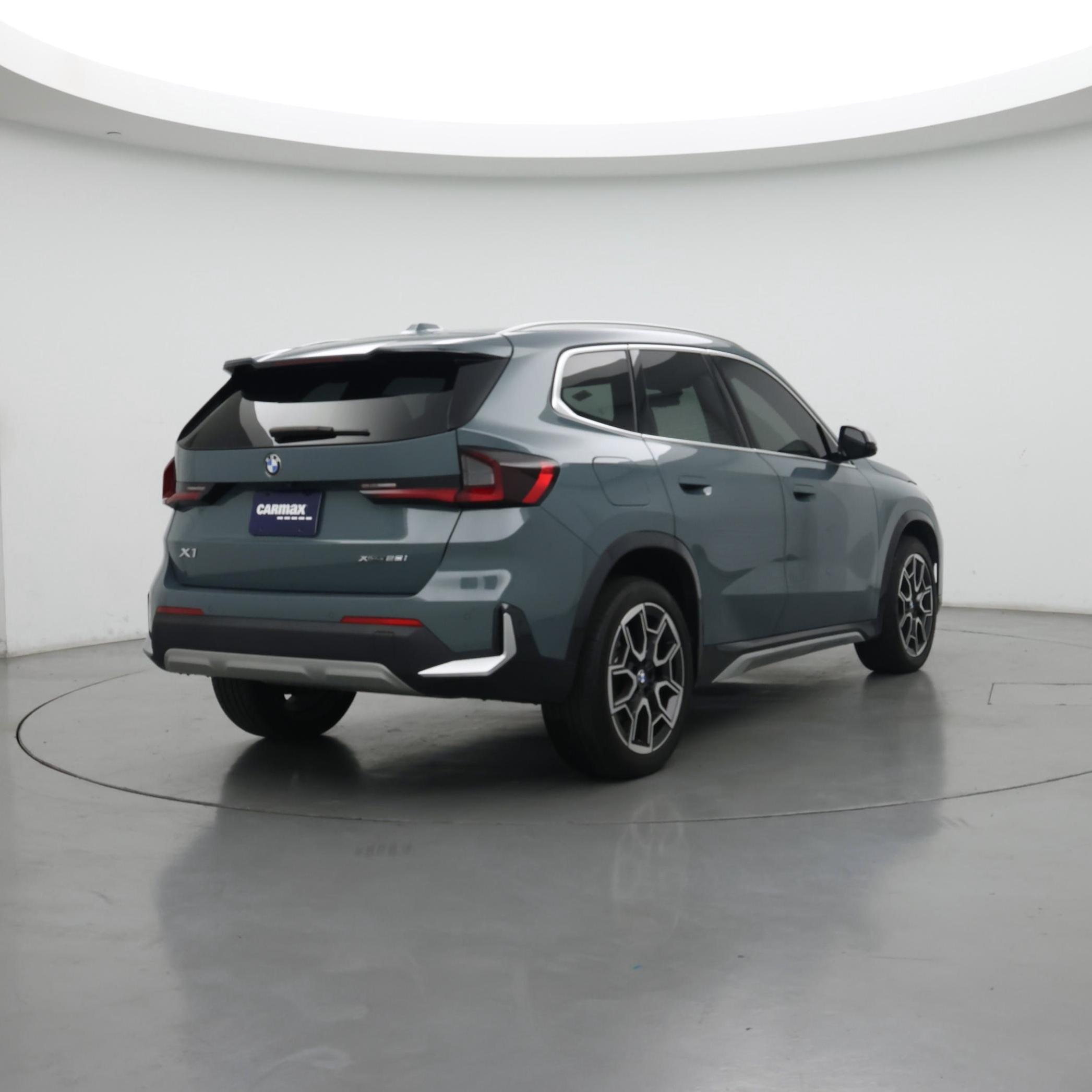 Thumbnail: 2023 BMW X1 - 8