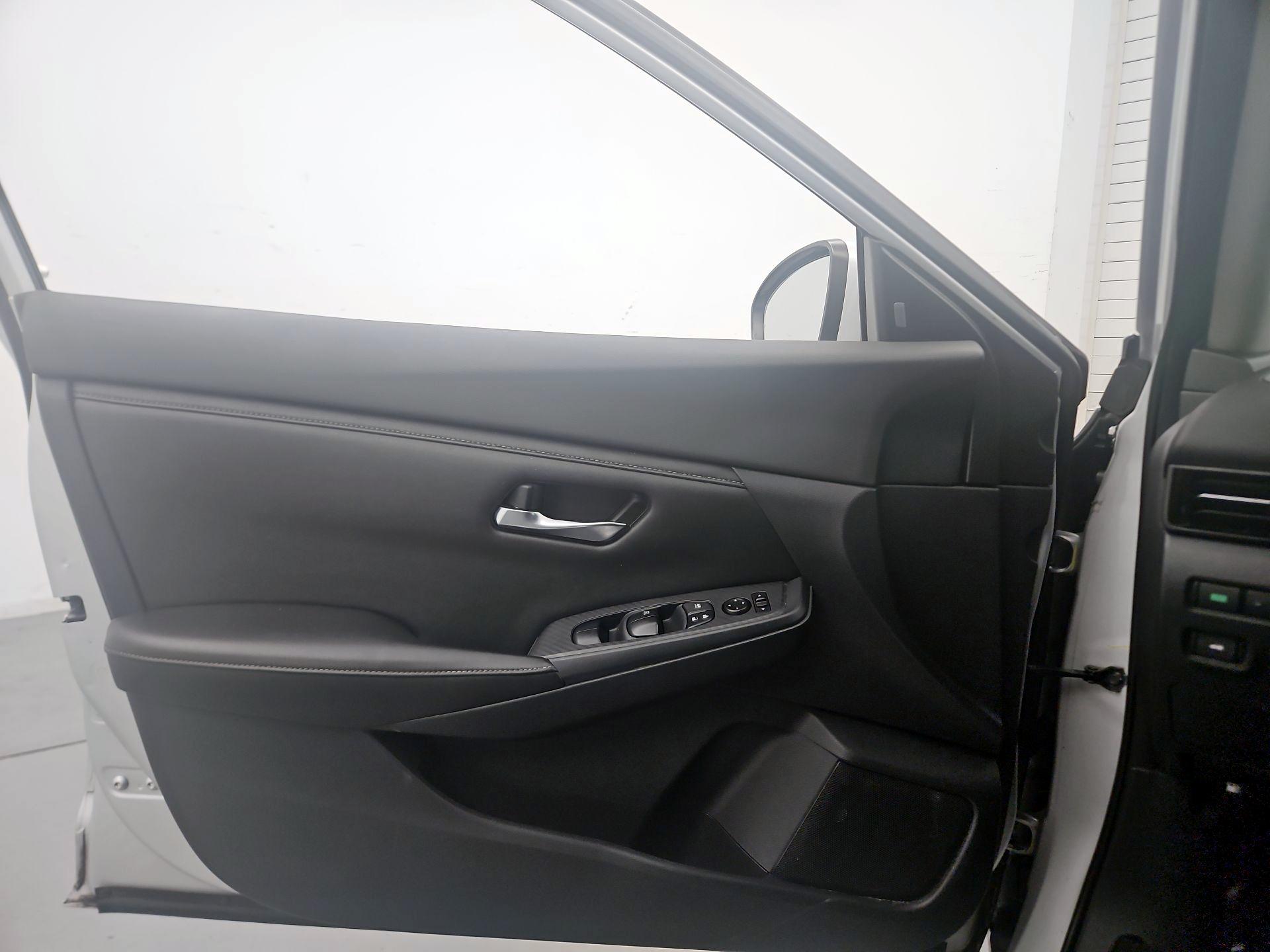 Thumbnail: 2020 Nissan Sentra - 12