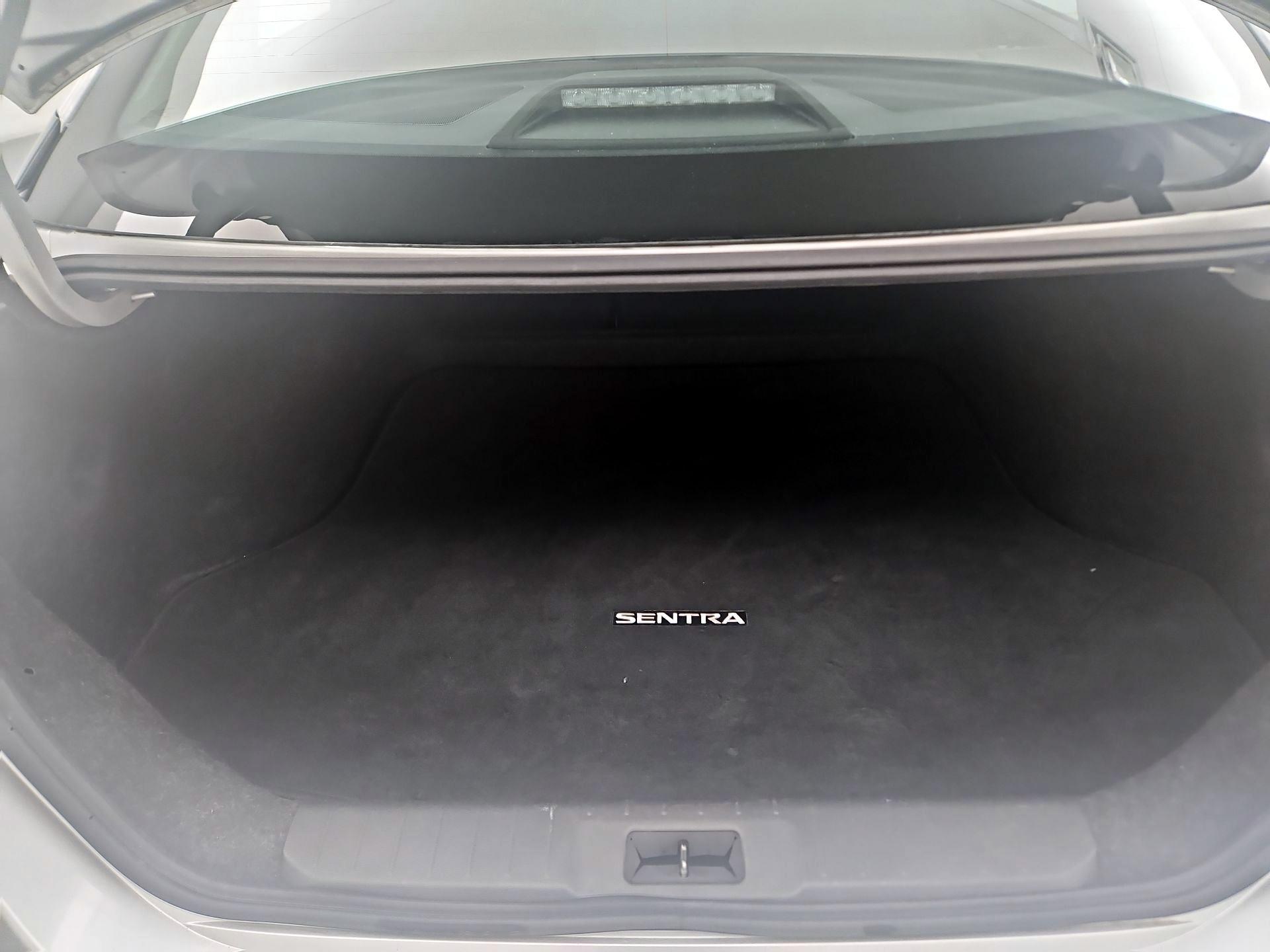 Thumbnail: 2020 Nissan Sentra - 17