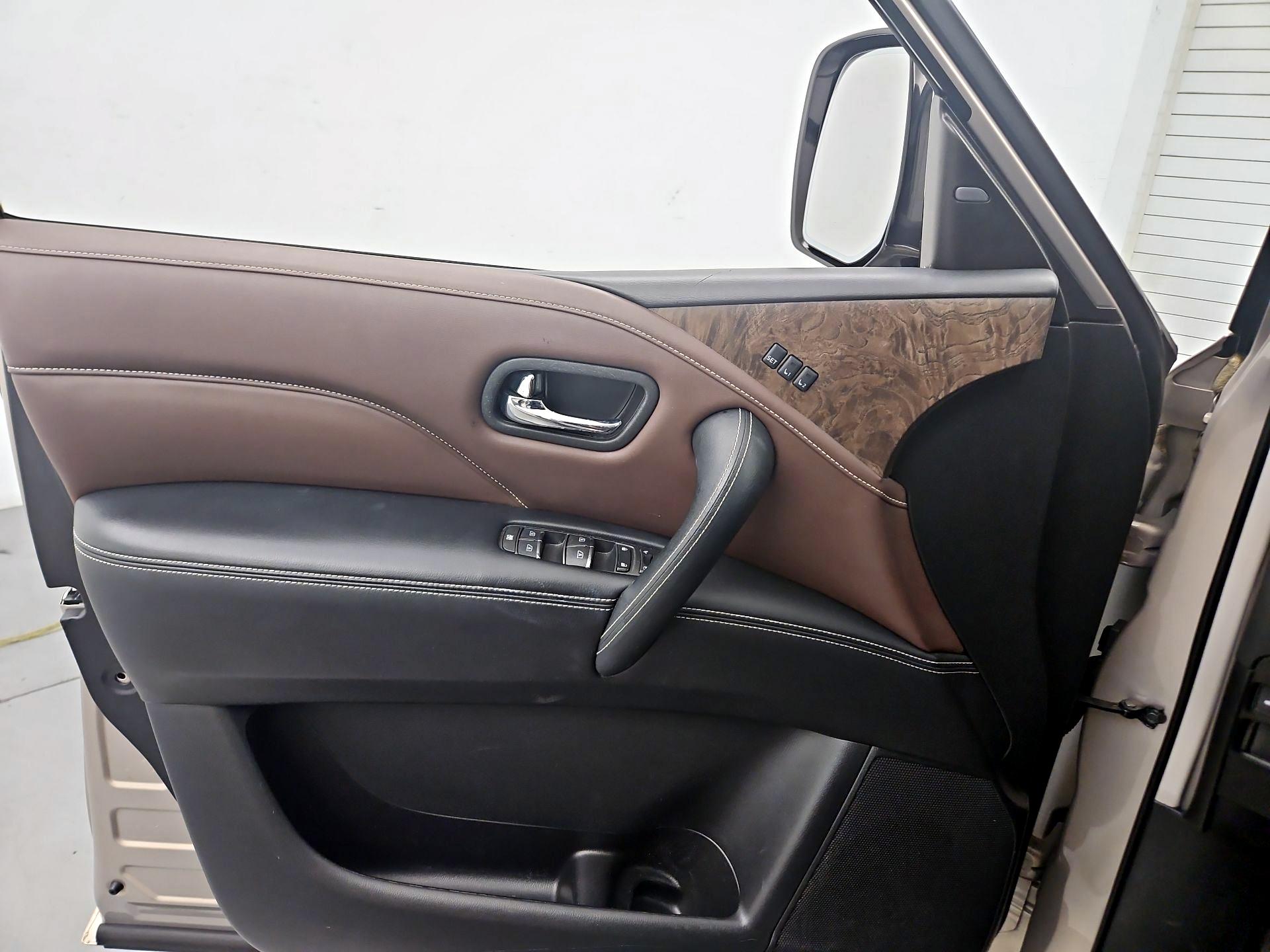 Thumbnail: 2022 INFINITI QX80 - 12