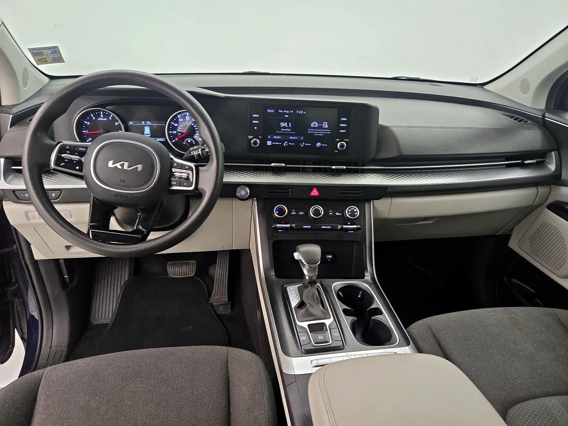 Thumbnail: 2023 Kia Carnival - 9