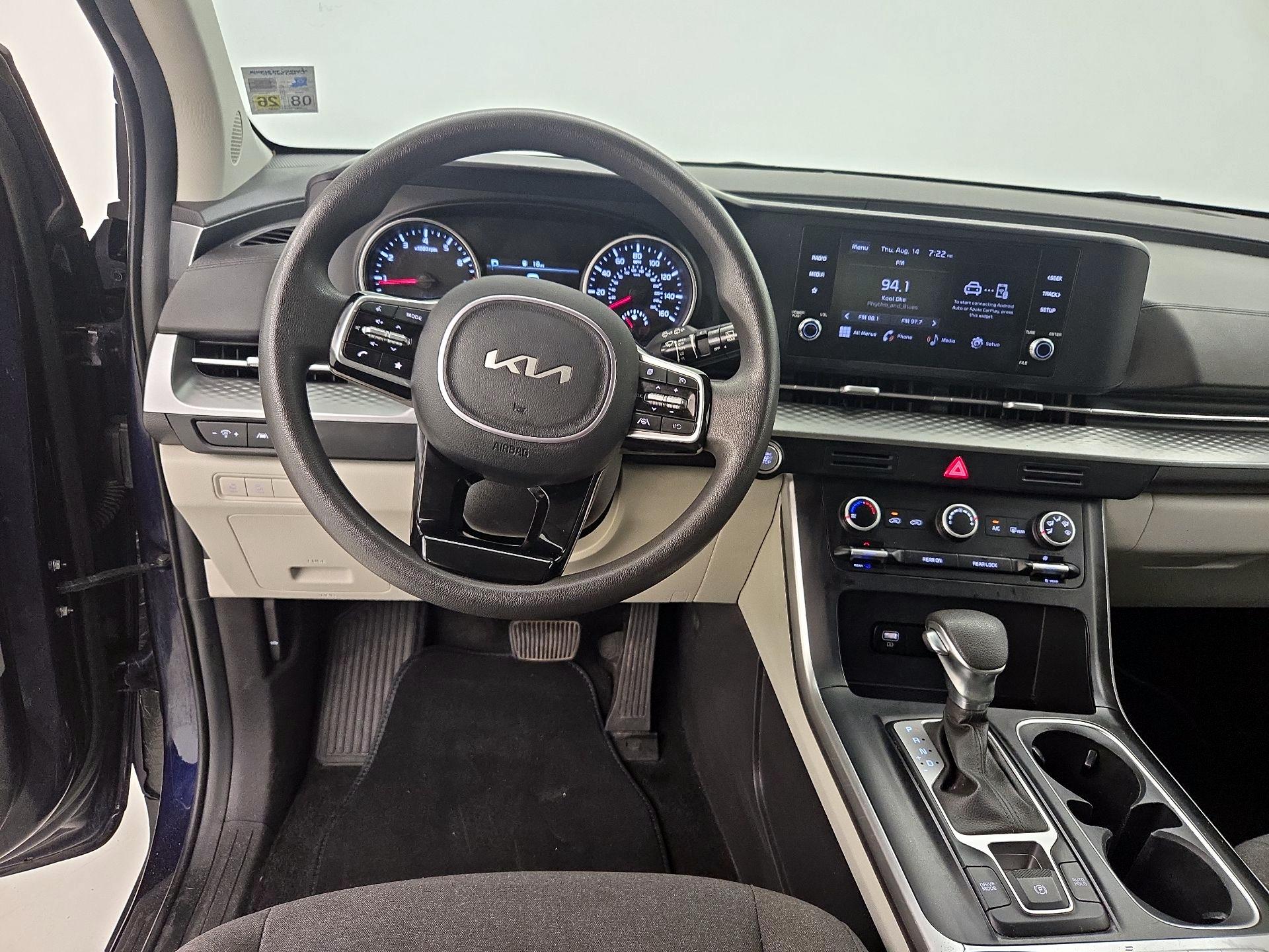 Thumbnail: 2023 Kia Carnival - 10