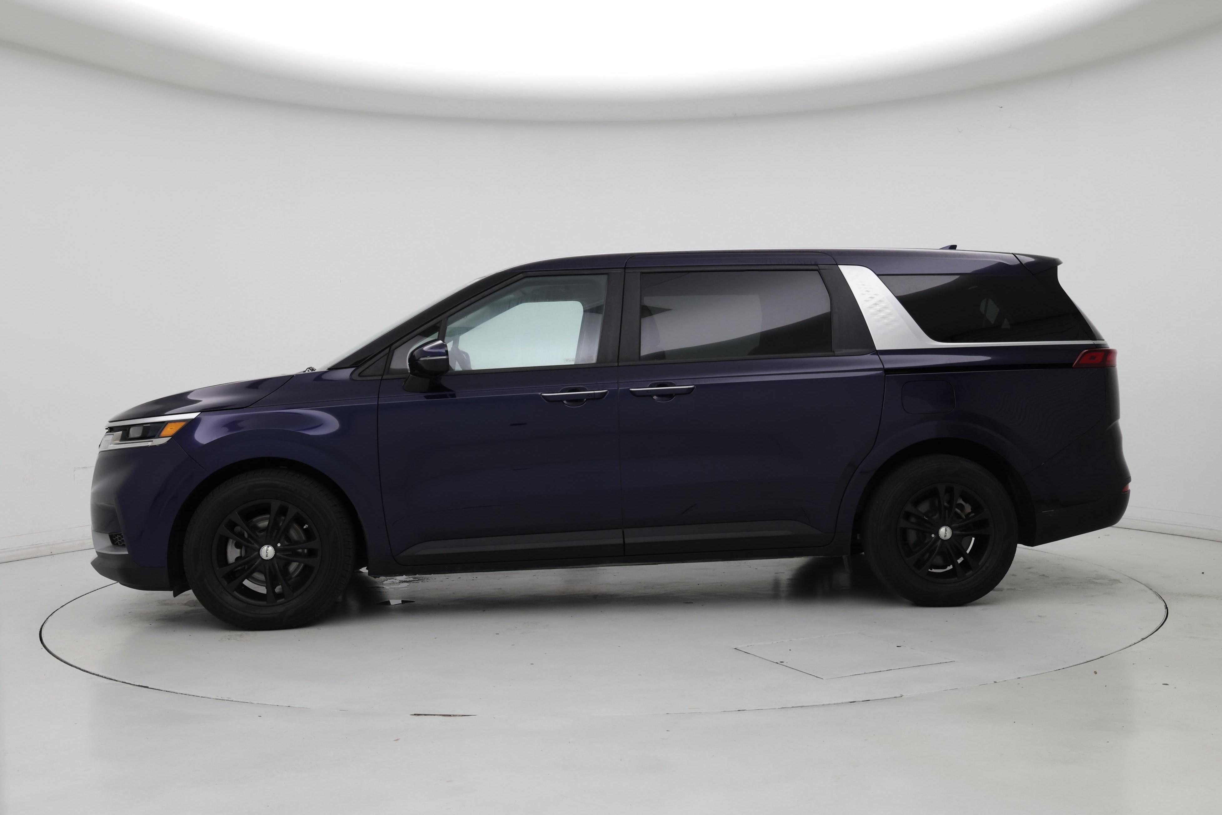 Thumbnail: 2023 Kia Carnival - 3