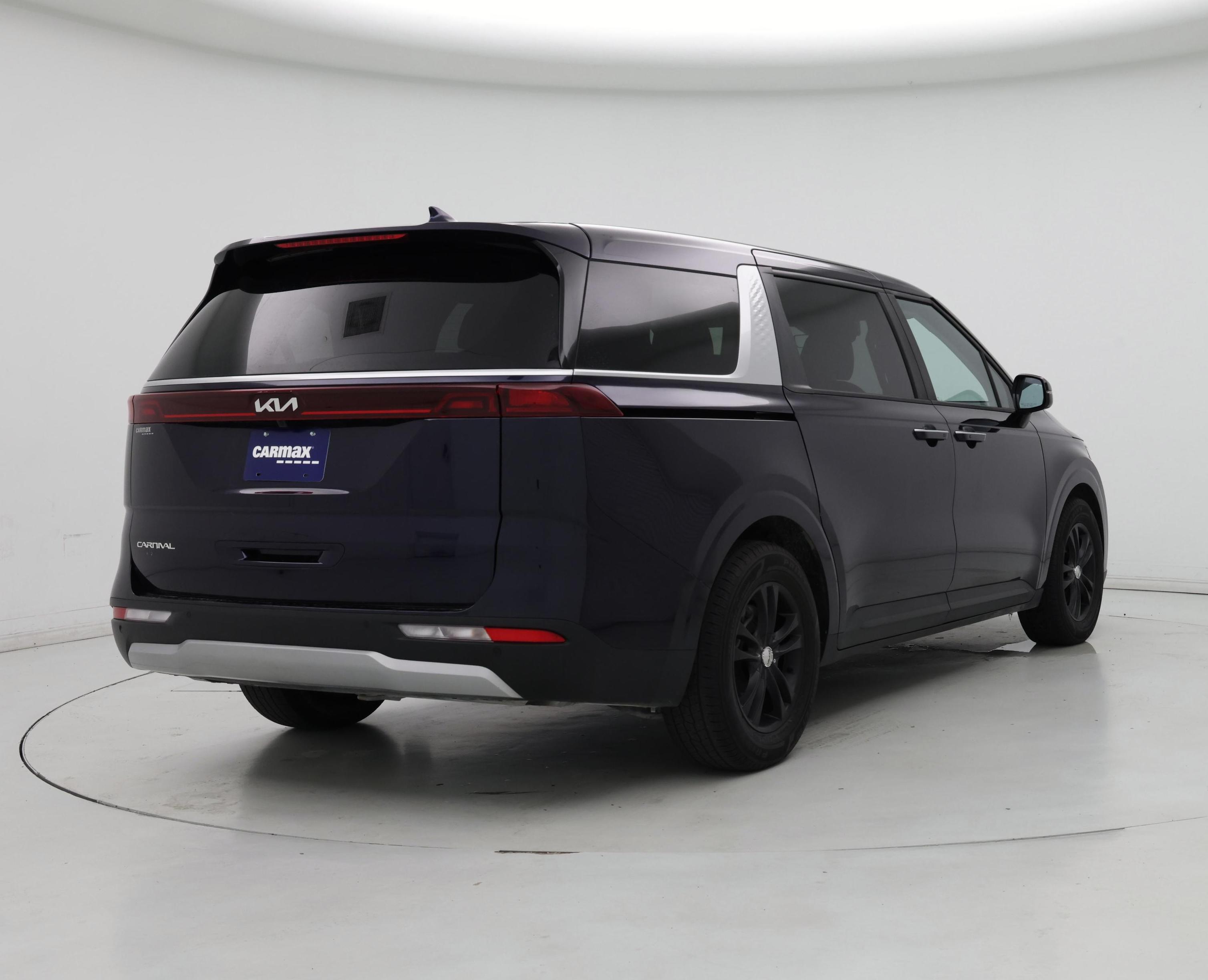 Thumbnail: 2023 Kia Carnival - 8
