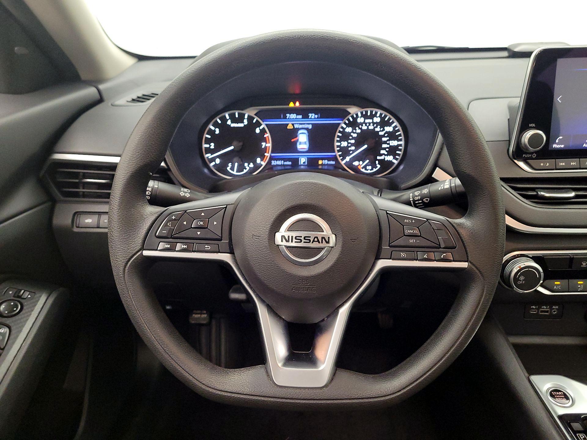 Thumbnail: 2022 Nissan Altima - 10