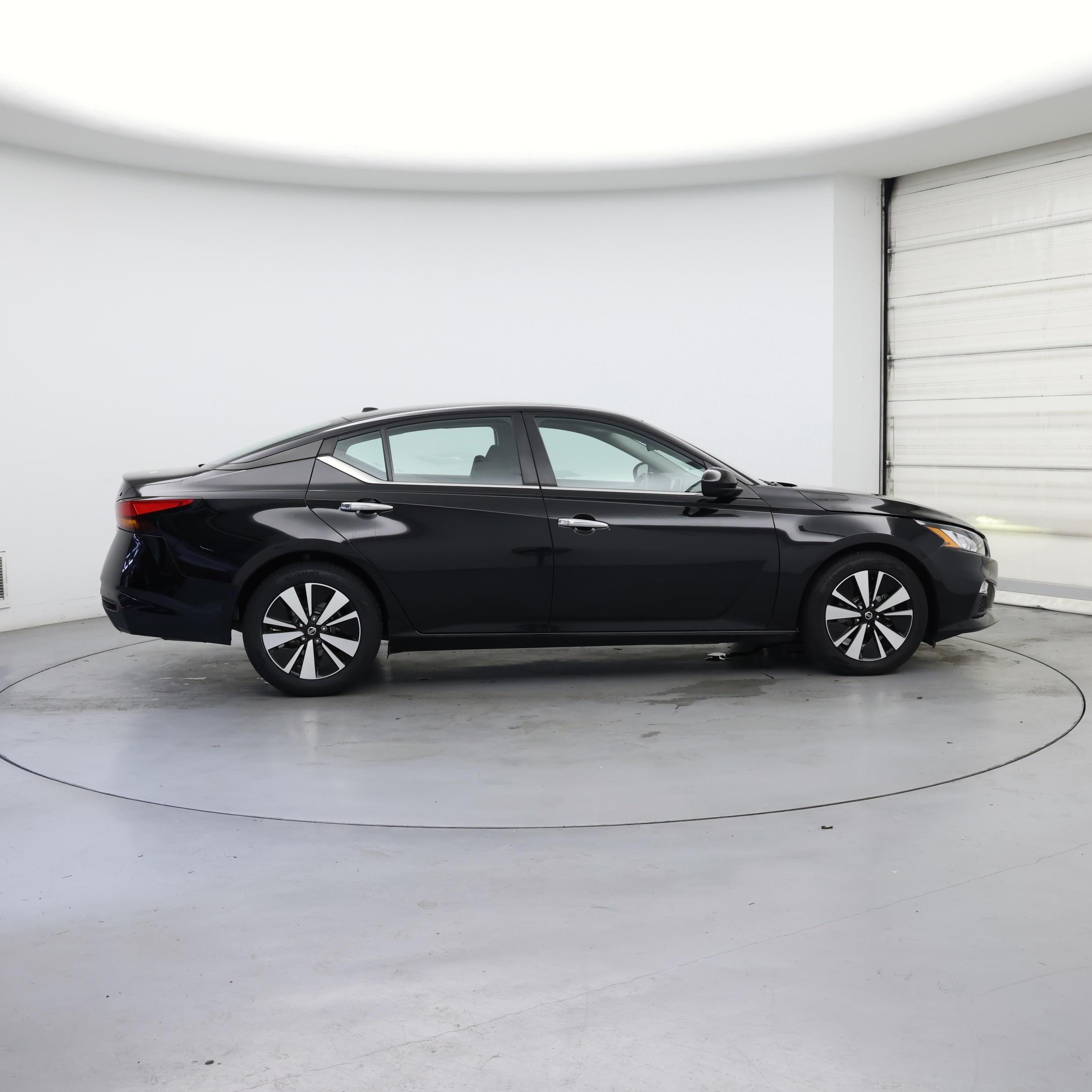 Thumbnail: 2022 Nissan Altima - 7