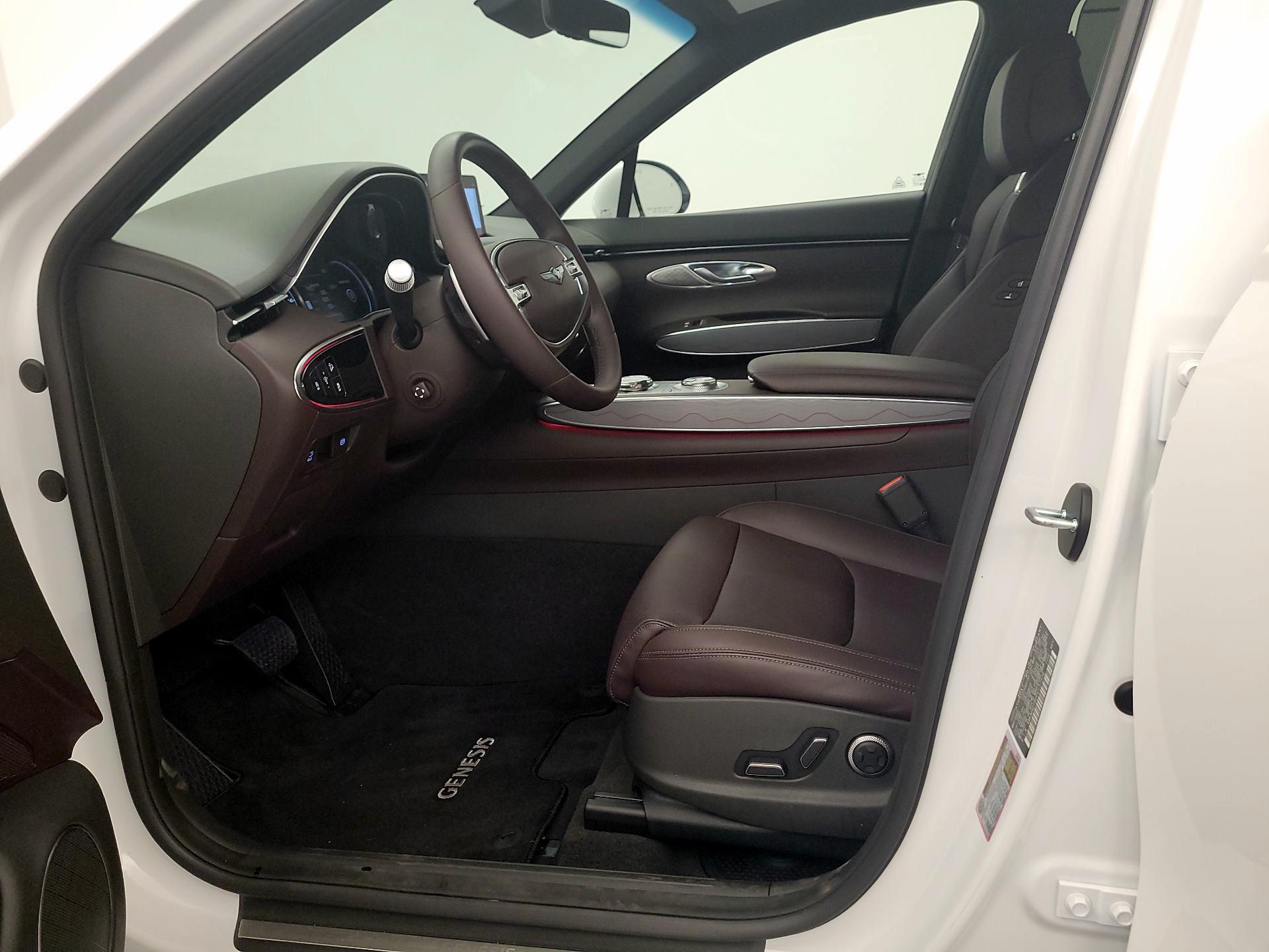 Thumbnail: 2023 Genesis GV70 - 11