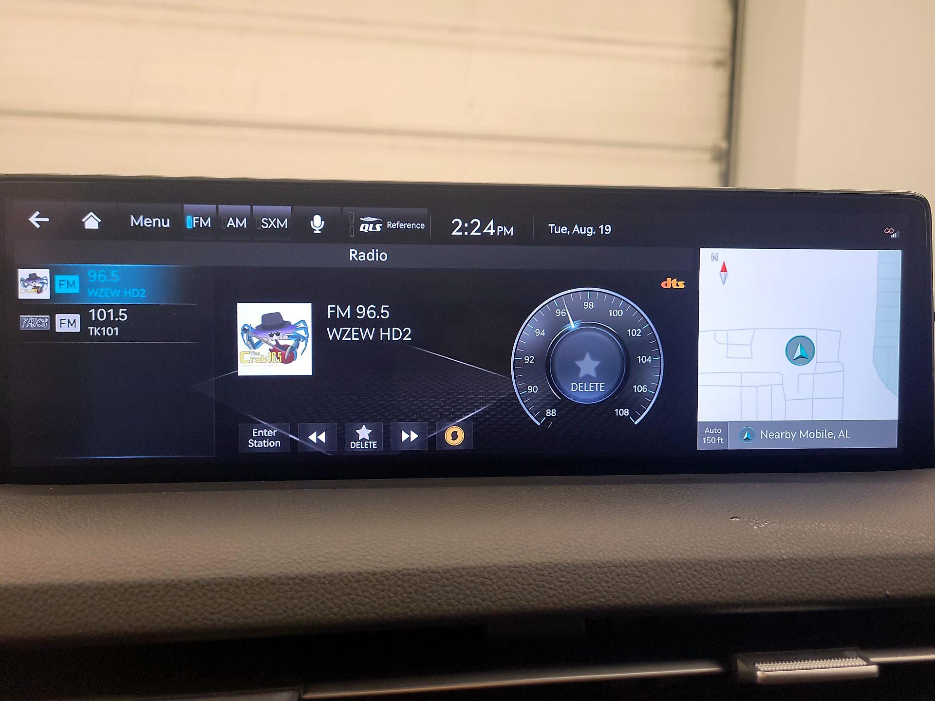 Thumbnail: 2023 Genesis GV70 - 15