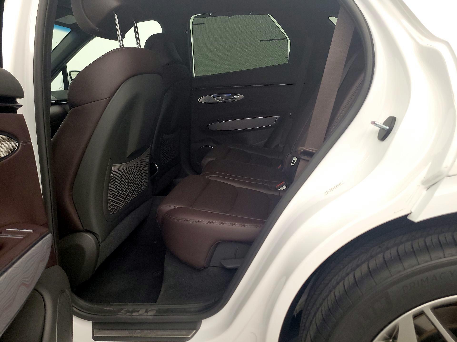 Thumbnail: 2023 Genesis GV70 - 19