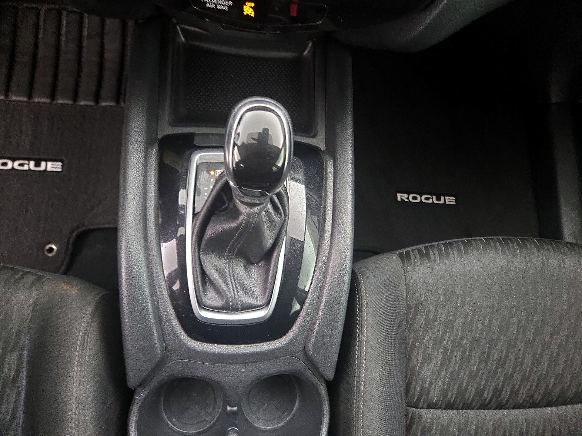 Thumbnail: 2019 Nissan Rogue - 17