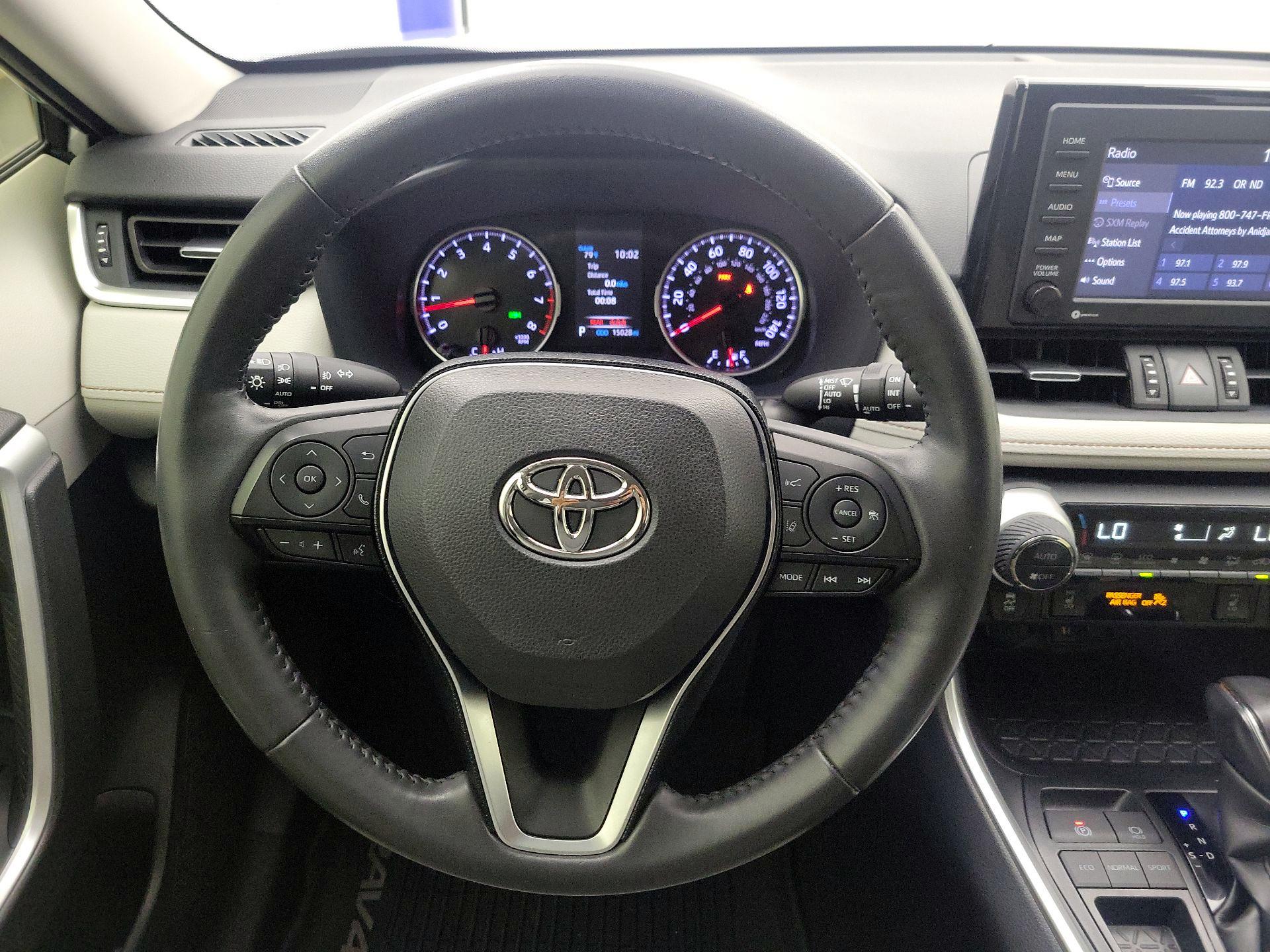 Thumbnail: 2020 Toyota RAV4 - 10