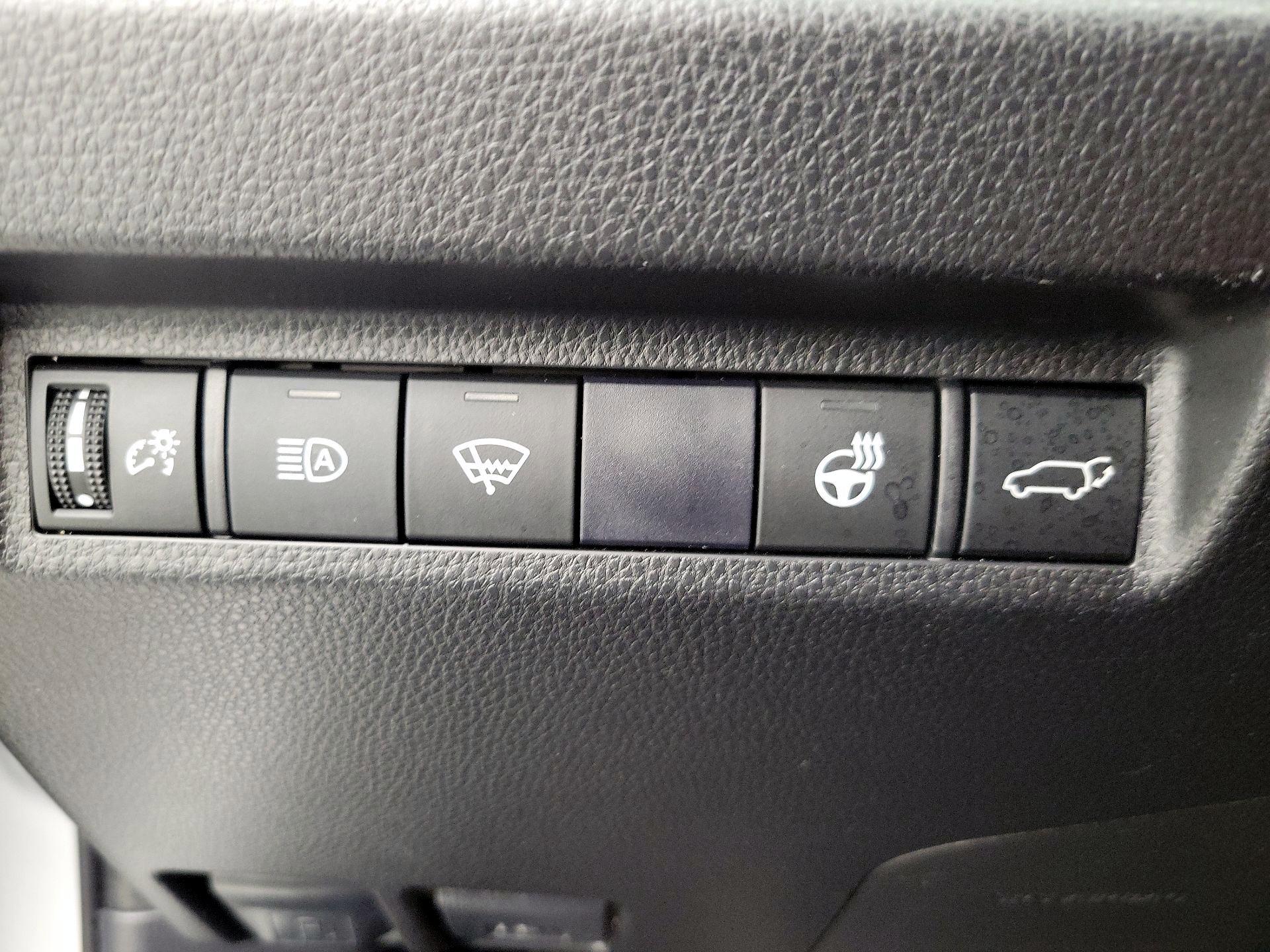 Thumbnail: 2020 Toyota RAV4 - 13