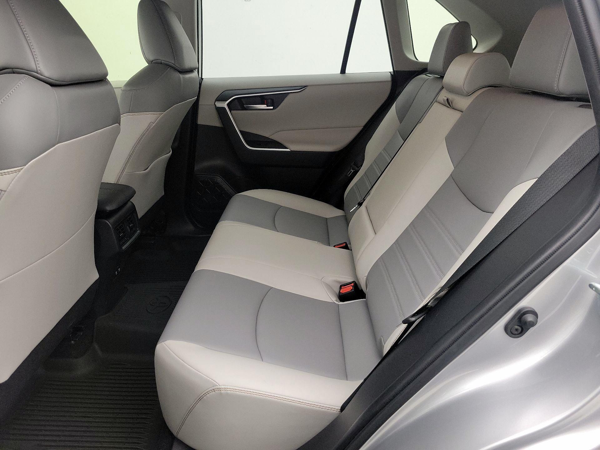 Thumbnail: 2020 Toyota RAV4 - 20