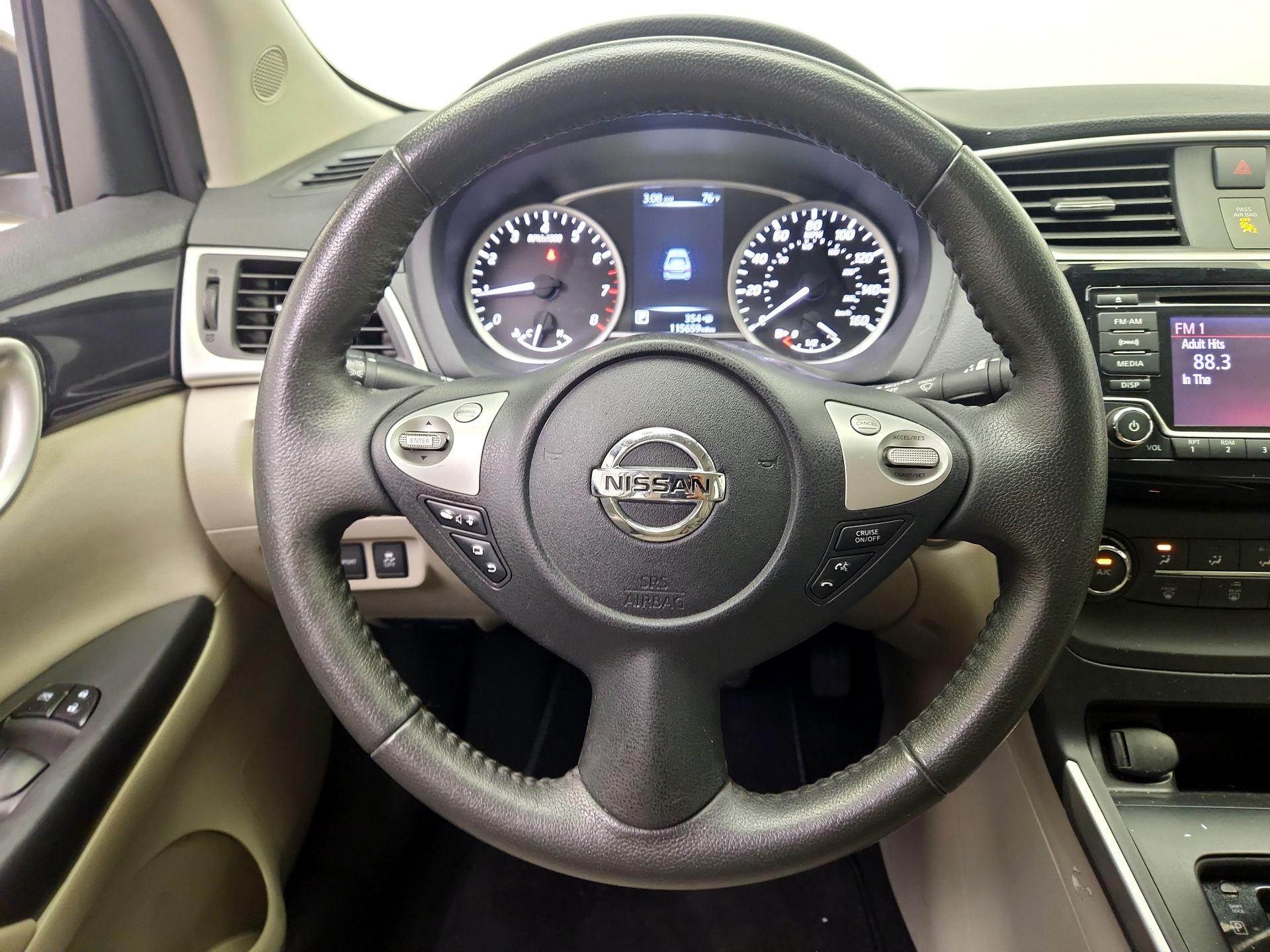 Thumbnail: 2017 Nissan Sentra - 10