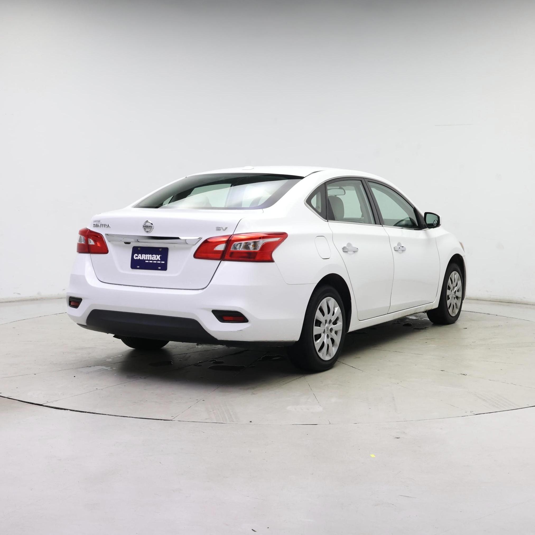 Thumbnail: 2017 Nissan Sentra - 8