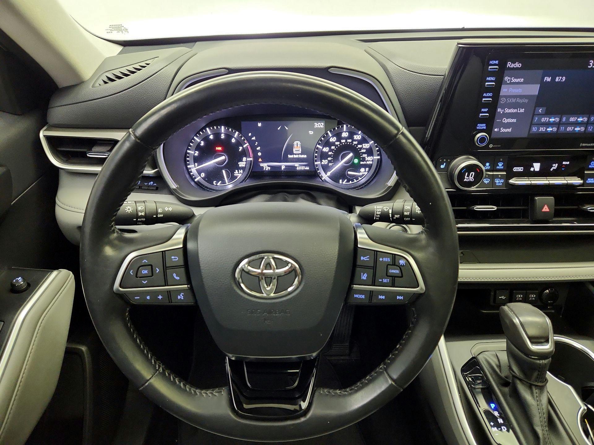 Thumbnail: 2021 Toyota Highlander - 10