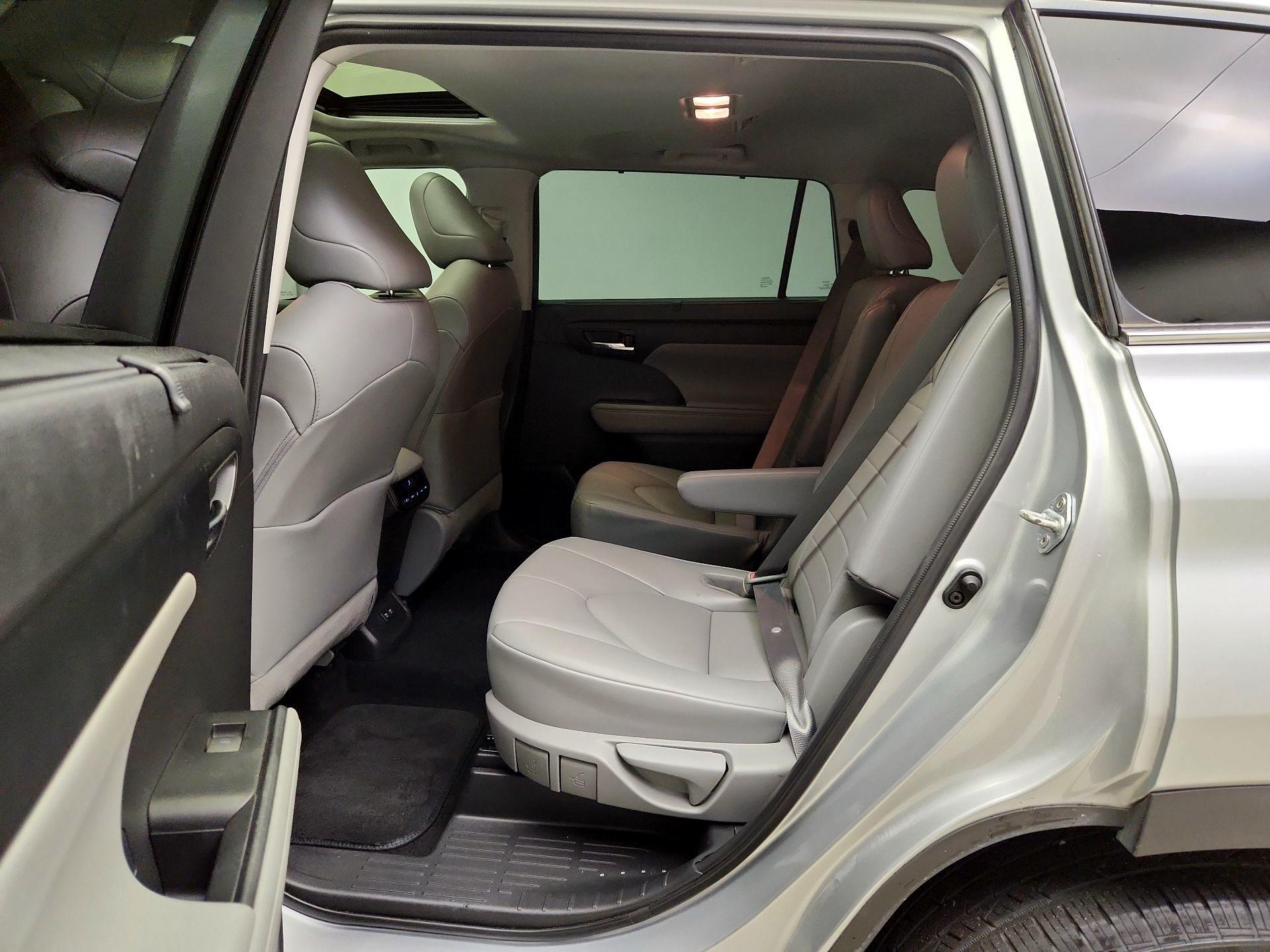 Thumbnail: 2021 Toyota Highlander - 20