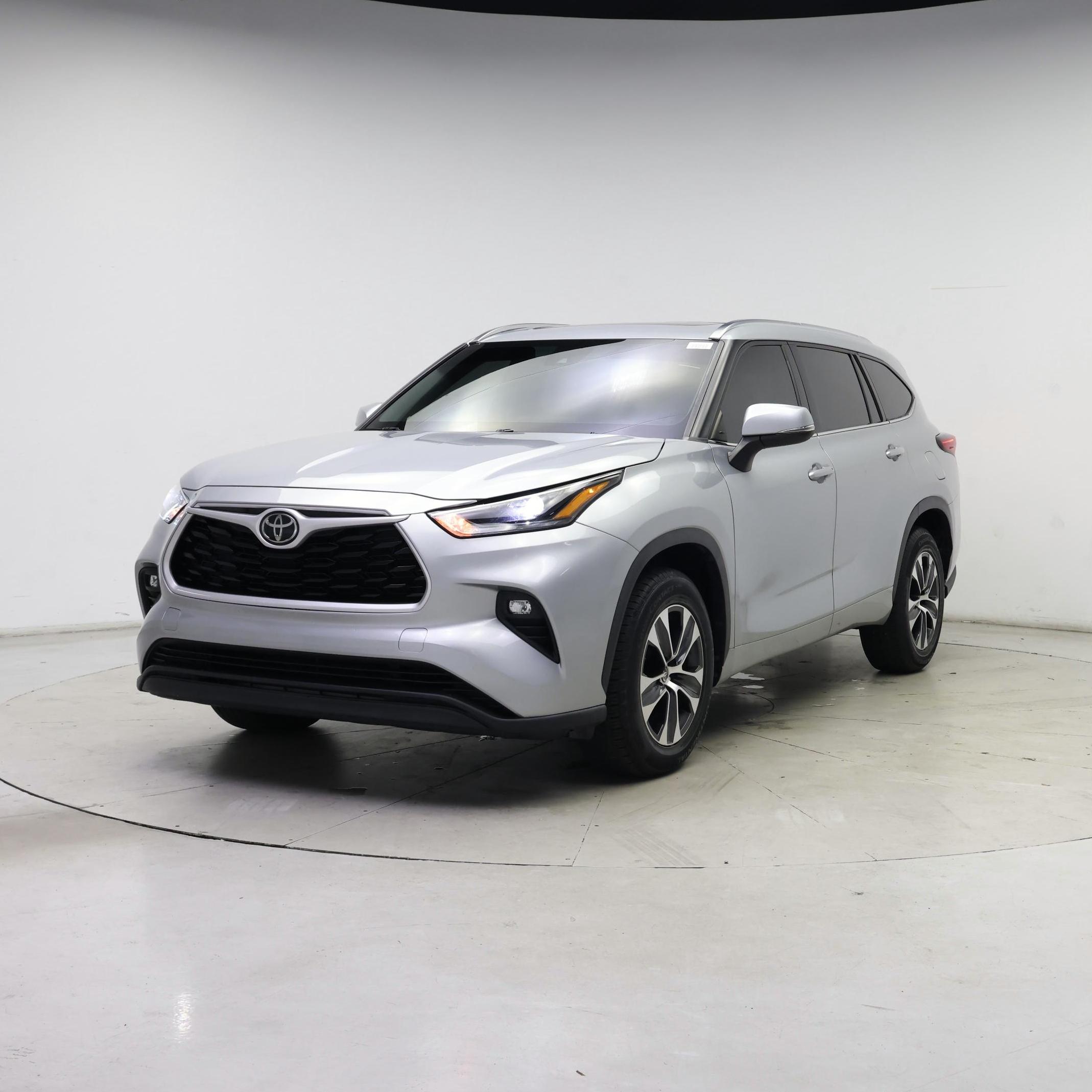 Thumbnail: 2021 Toyota Highlander - 4