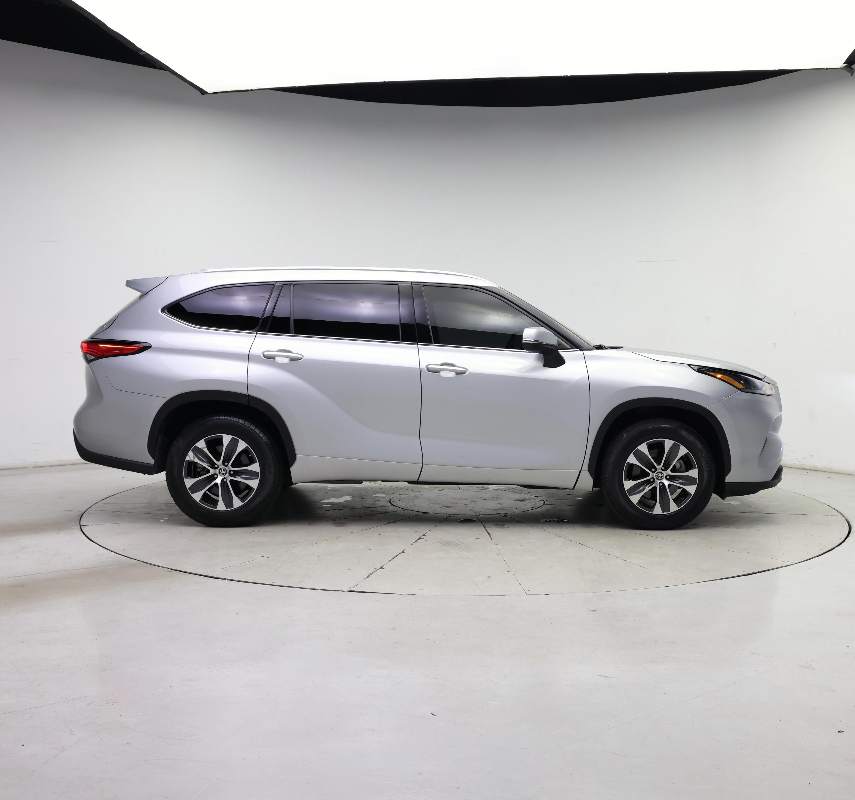 Thumbnail: 2021 Toyota Highlander - 7