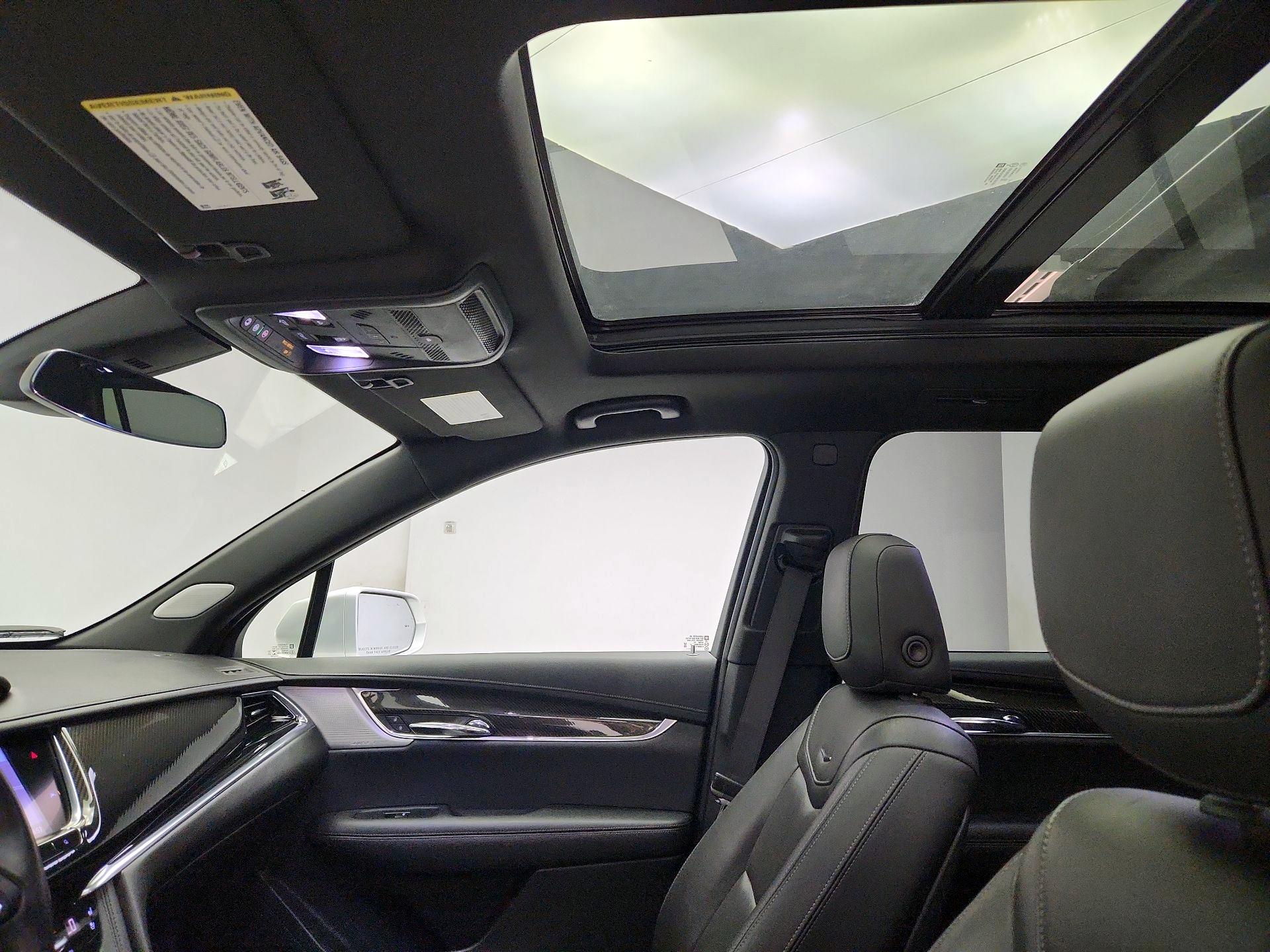 Thumbnail: 2020 Cadillac XT6 - 19
