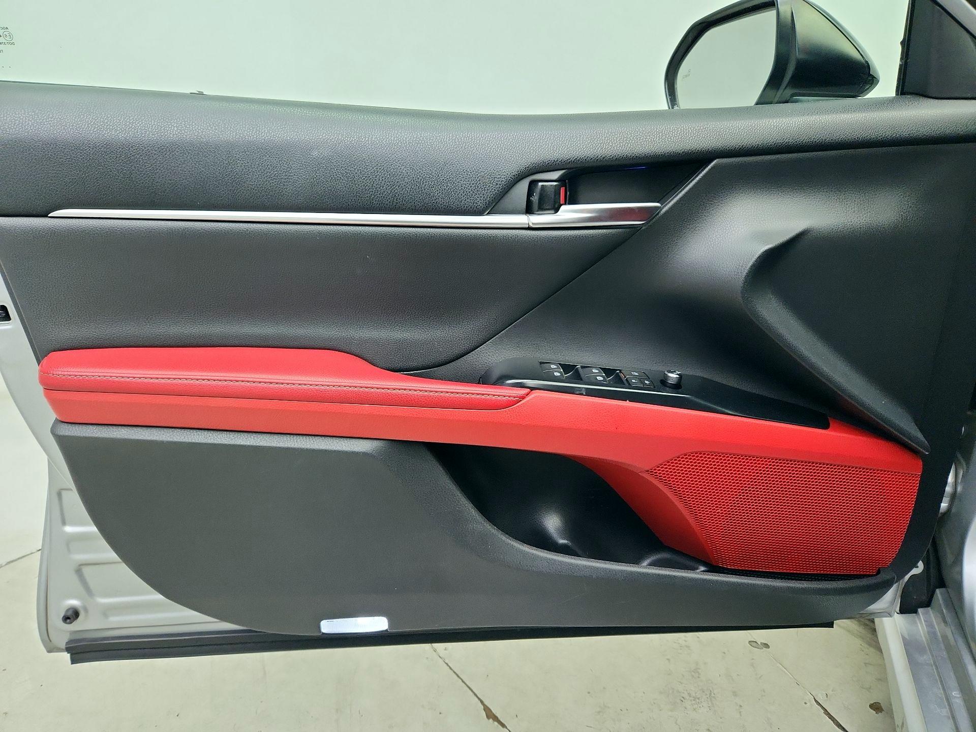 Thumbnail: 2020 Toyota Camry - 12