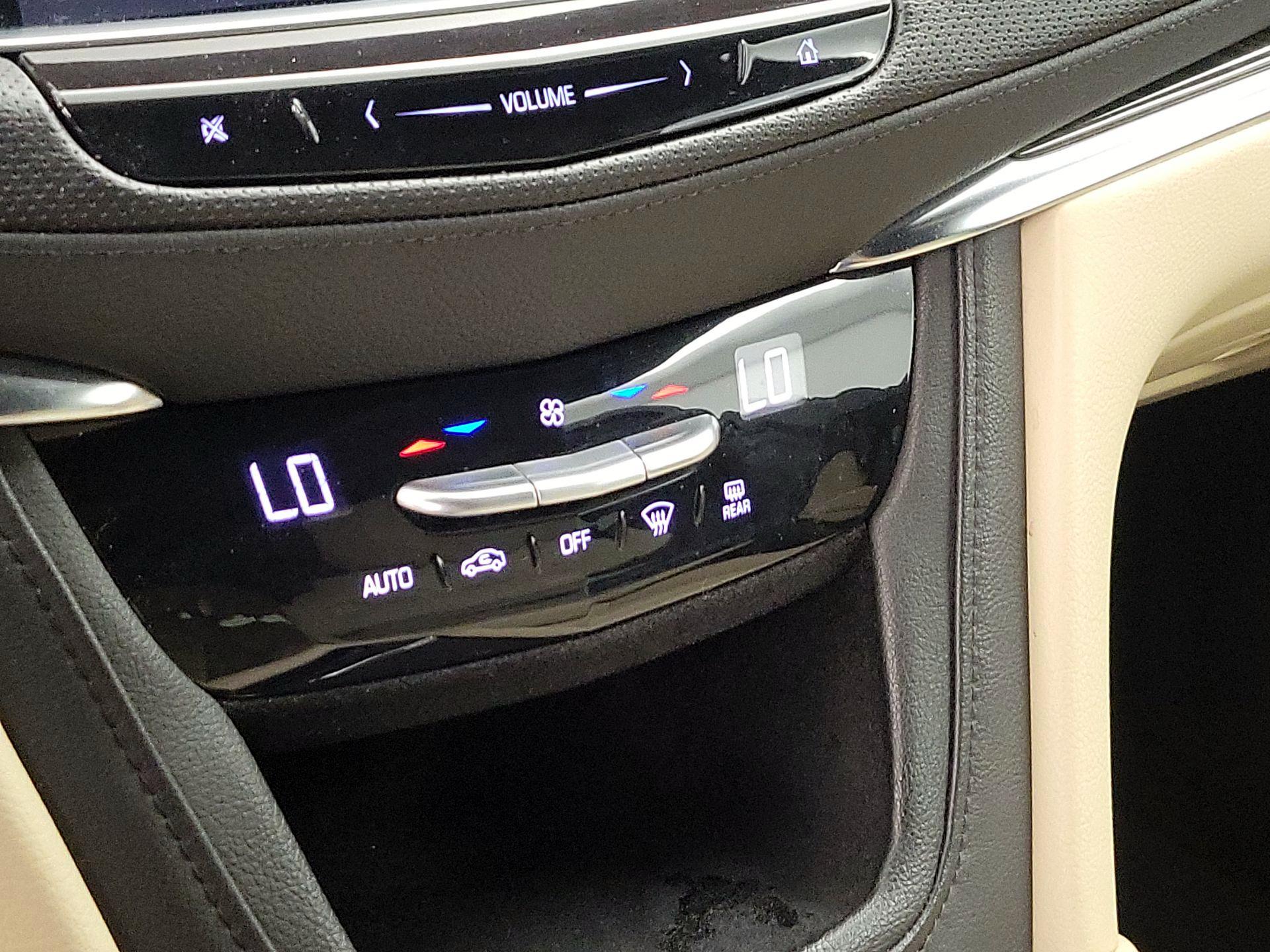 Thumbnail: 2017 Cadillac XT5 - 16