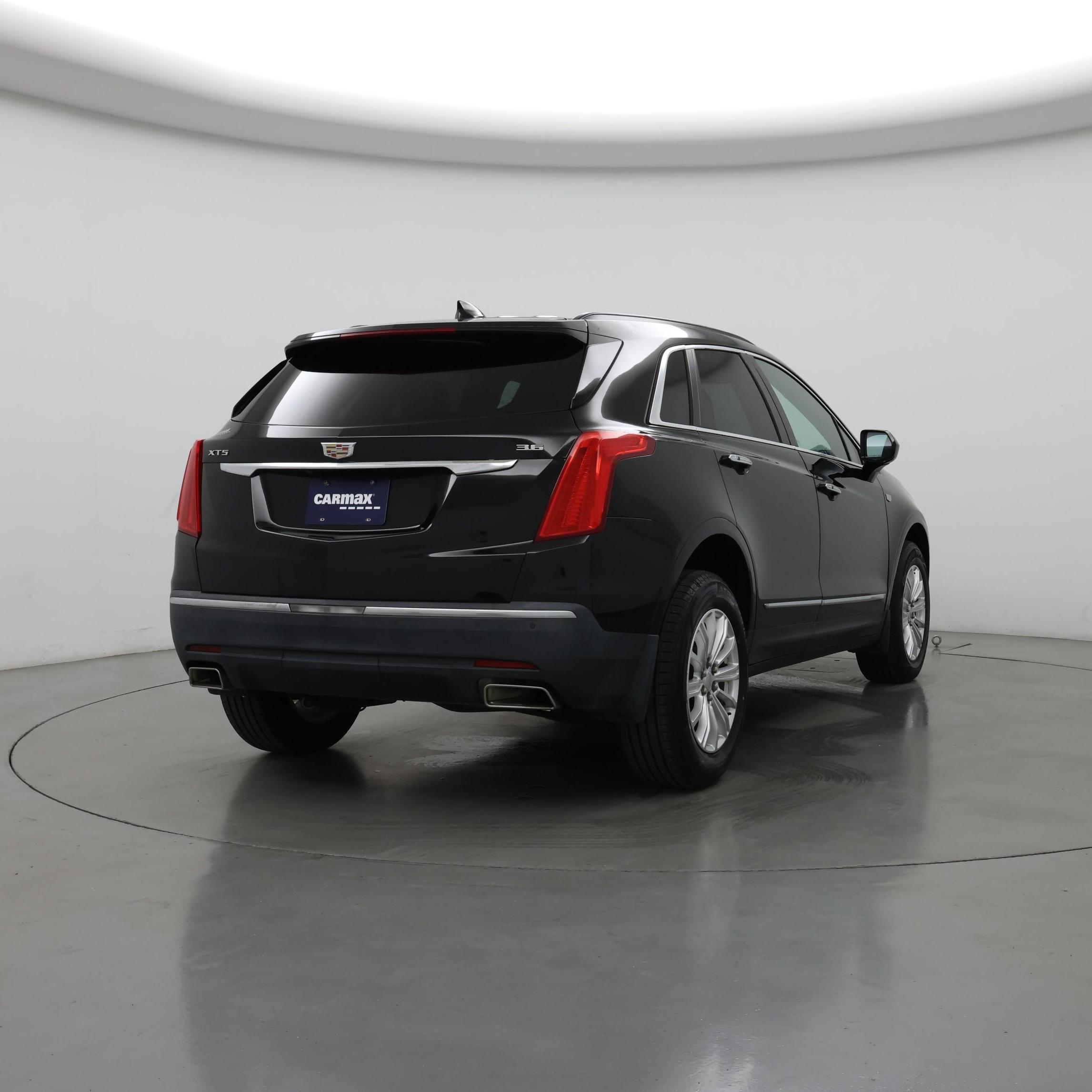 Thumbnail: 2017 Cadillac XT5 - 8