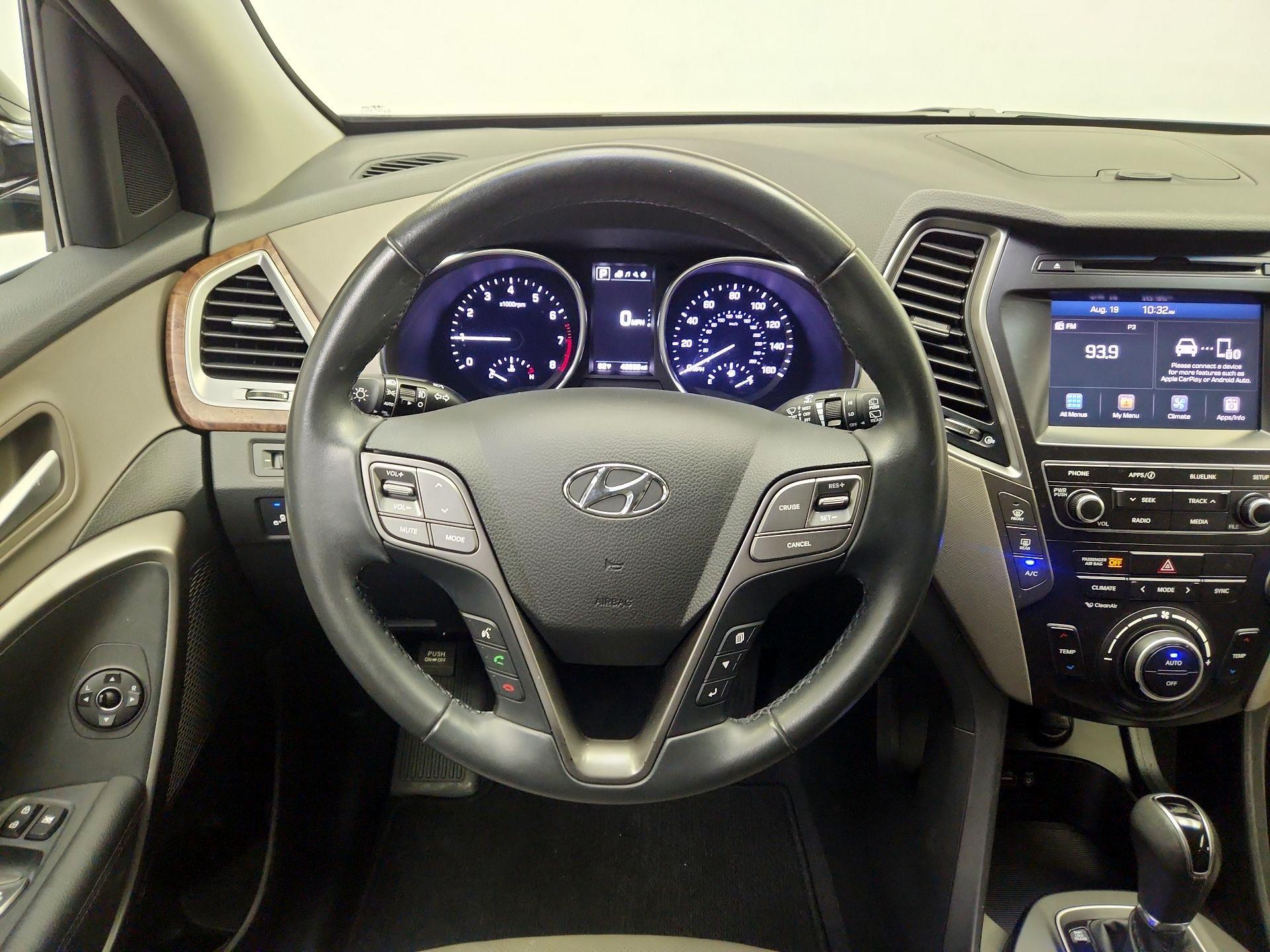 Thumbnail: 2017 Hyundai Santa Fe - 10