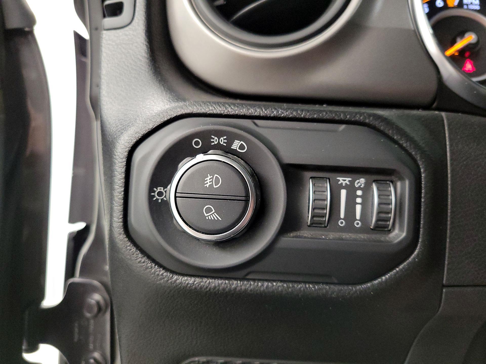 Thumbnail: 2022 Jeep Gladiator - 13